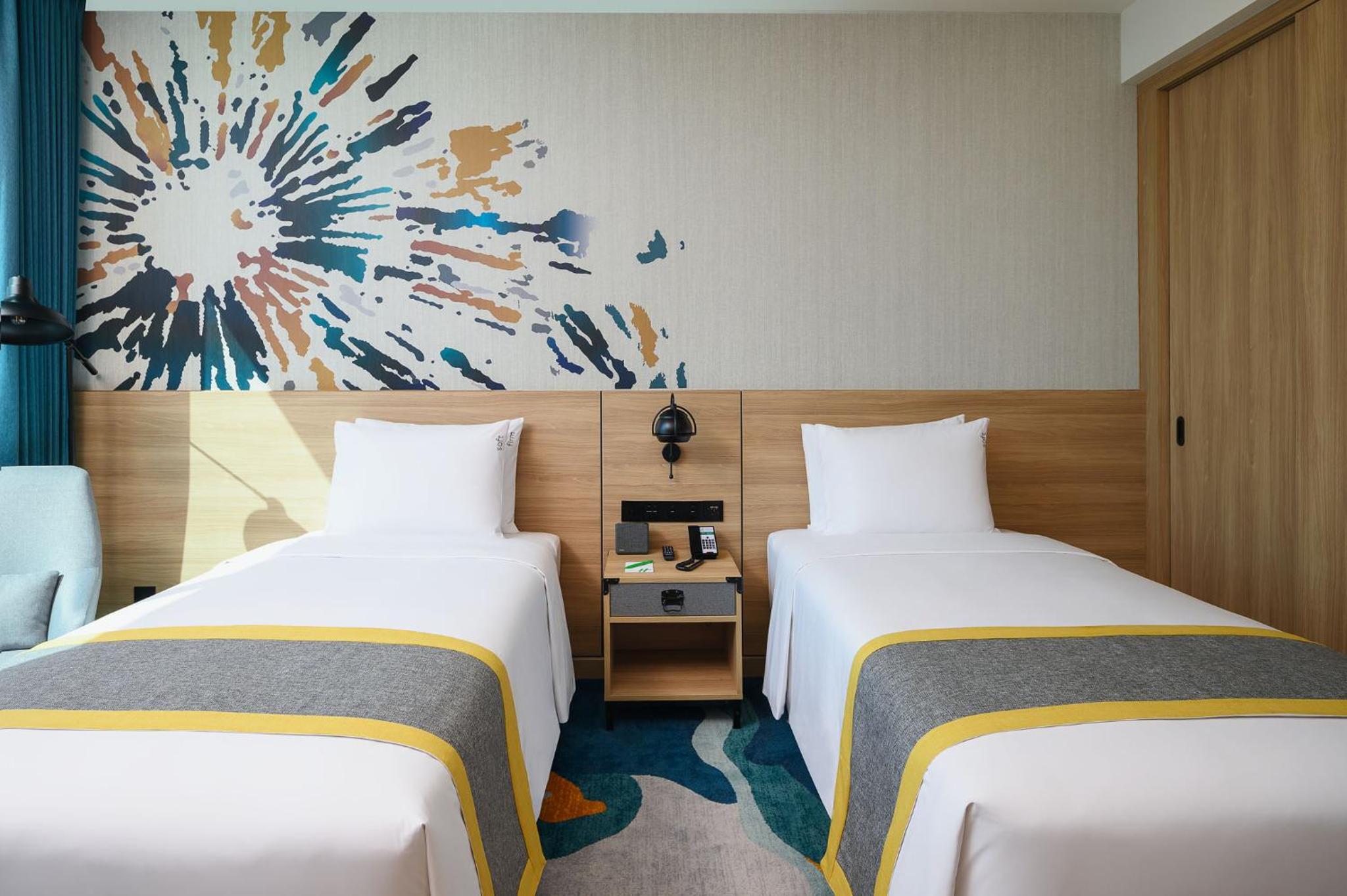 Standard Twin Room - Photo 7