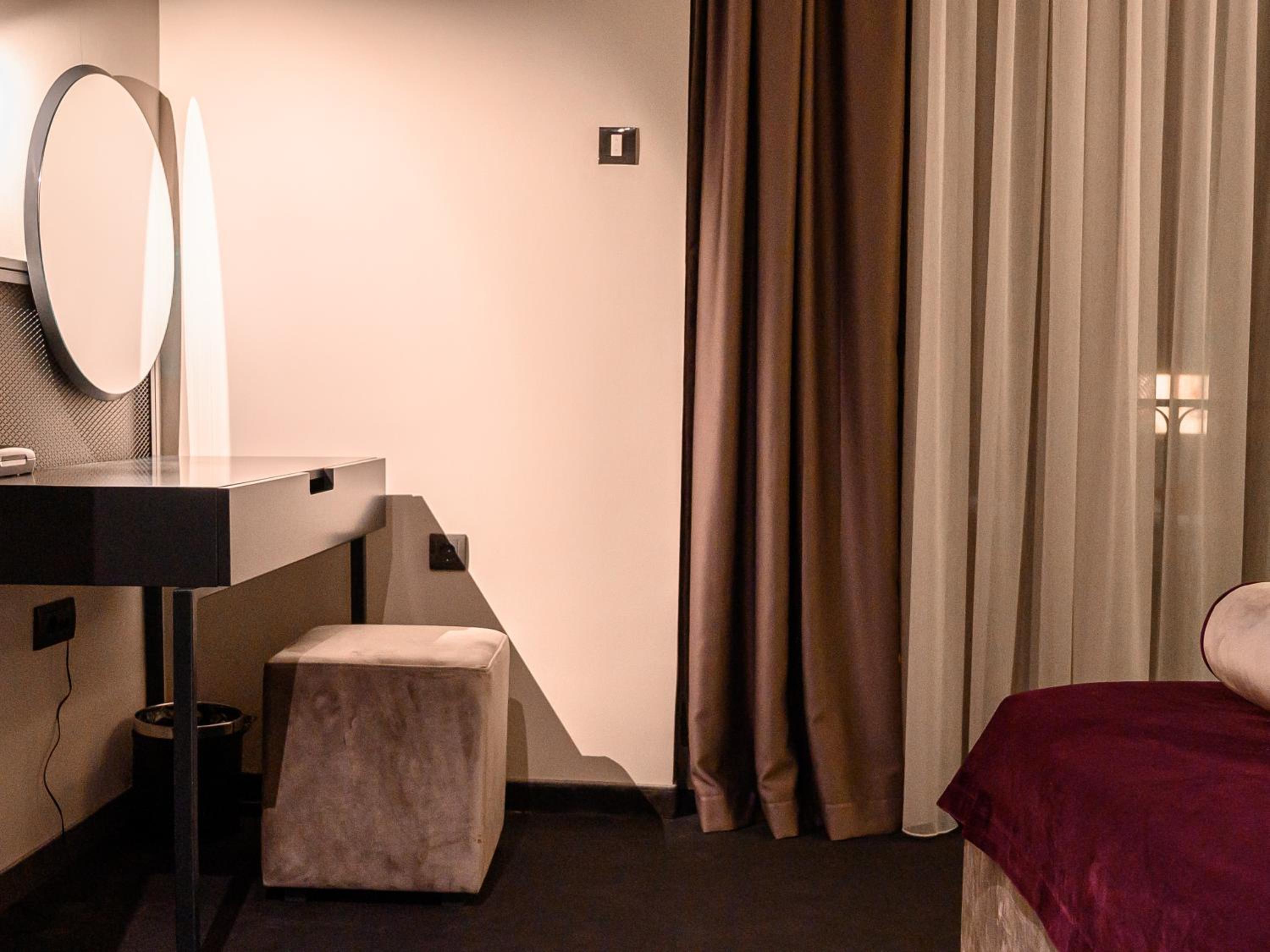 Superior King Room photo 2