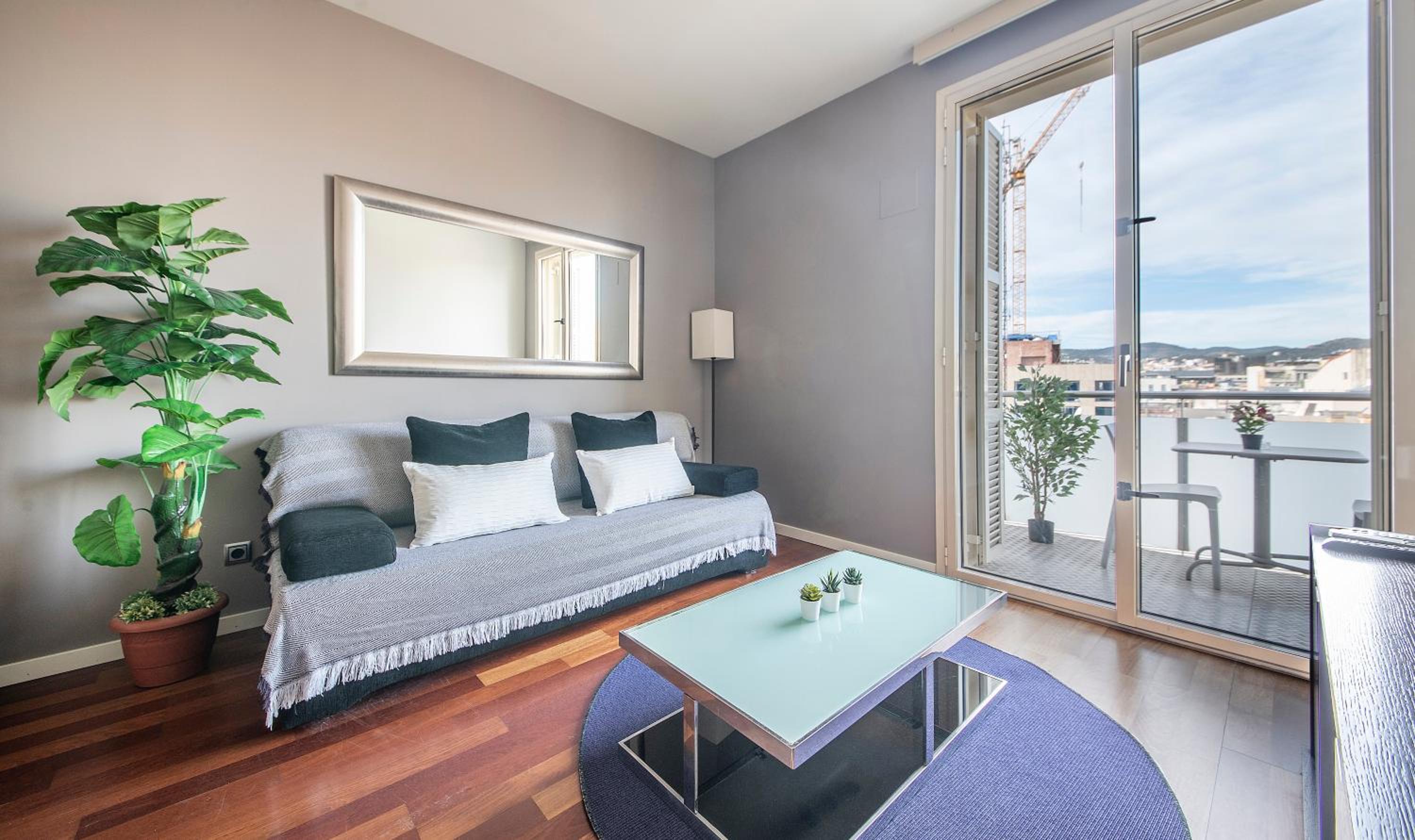 Apartamento con balcón - Ronda Sant Pere 3