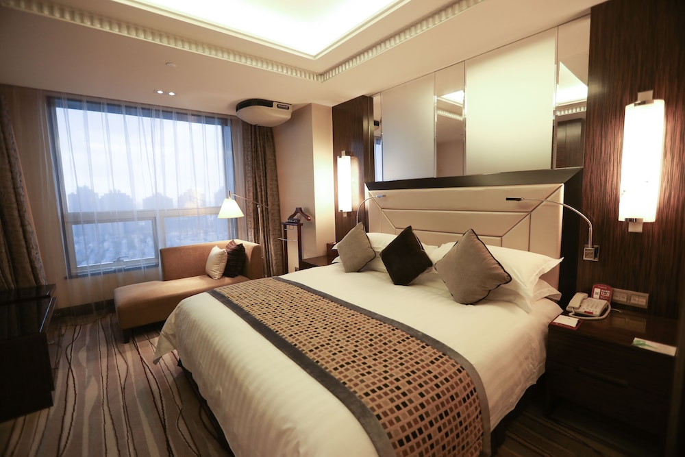 Luxury Suite