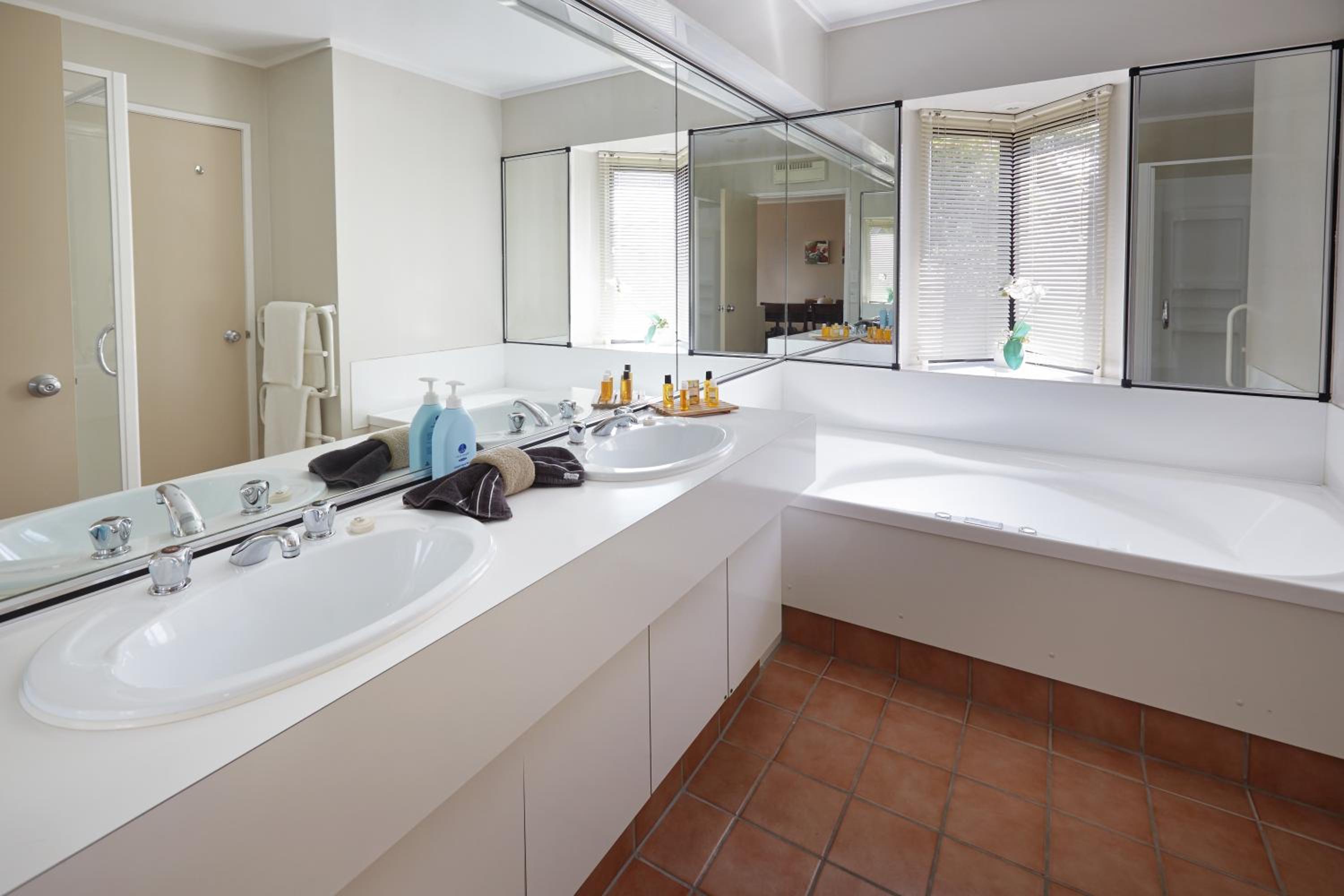 Two-Bedroom Apartment with Pool View - Photo 2