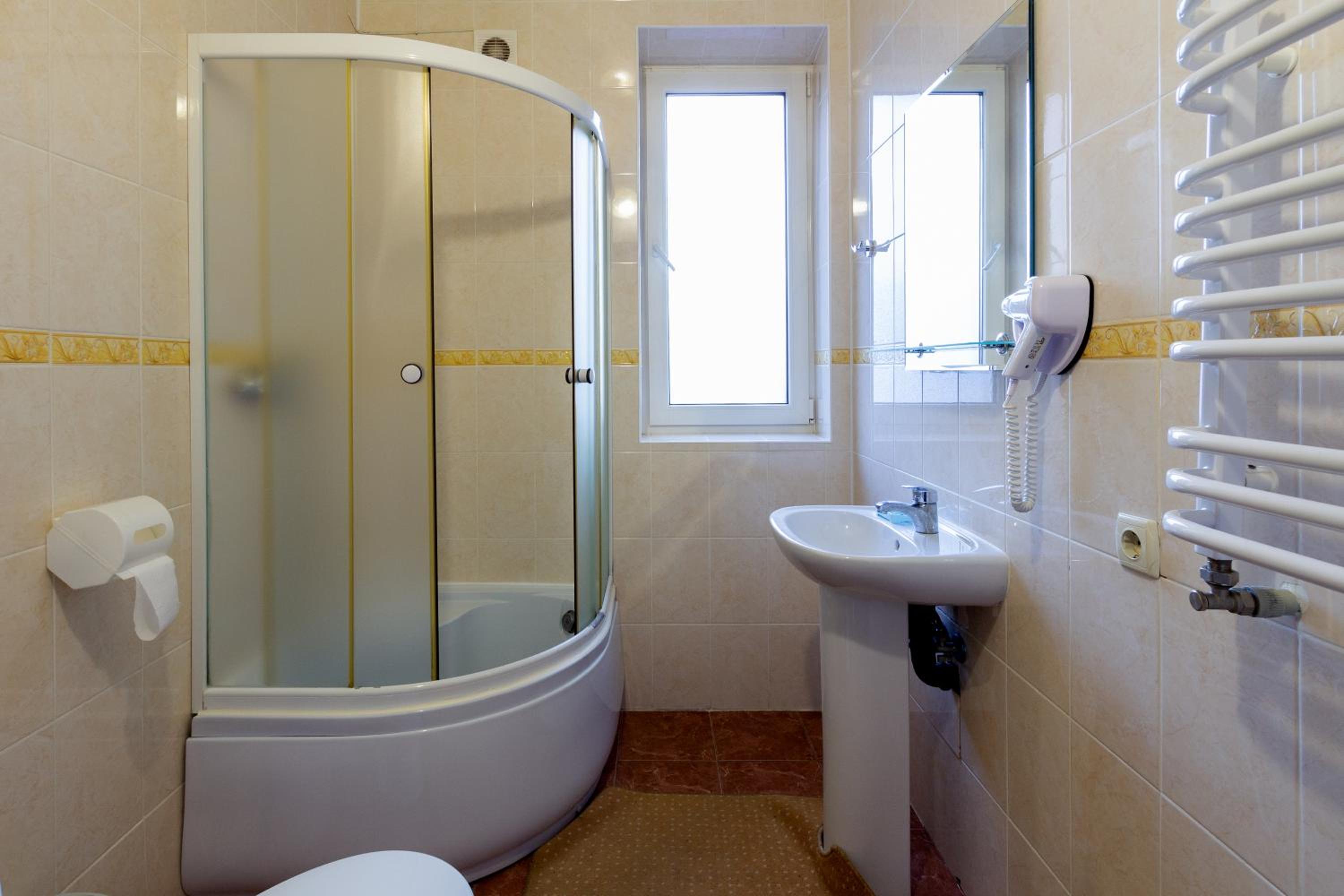 Deluxe Triple Room photo 3