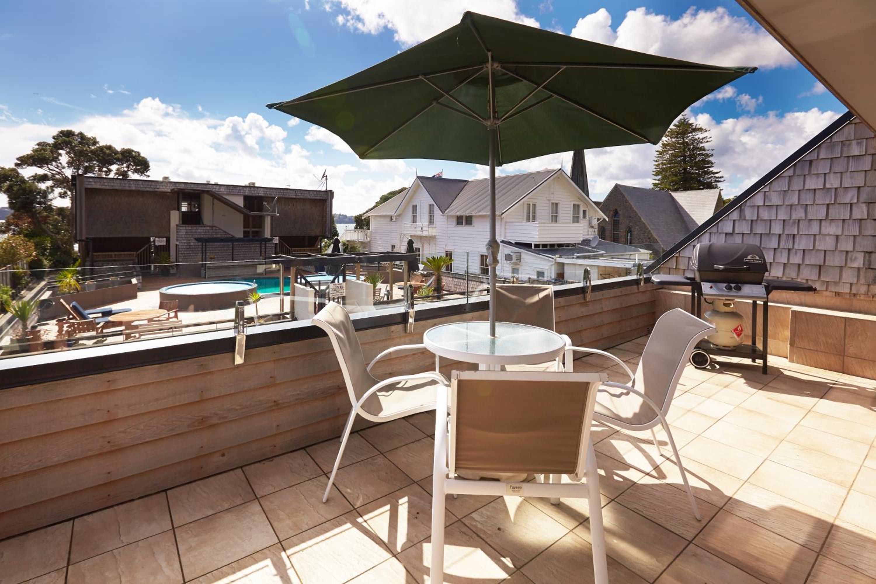 Two-Bedroom Apartment with Pool View - Photo 5