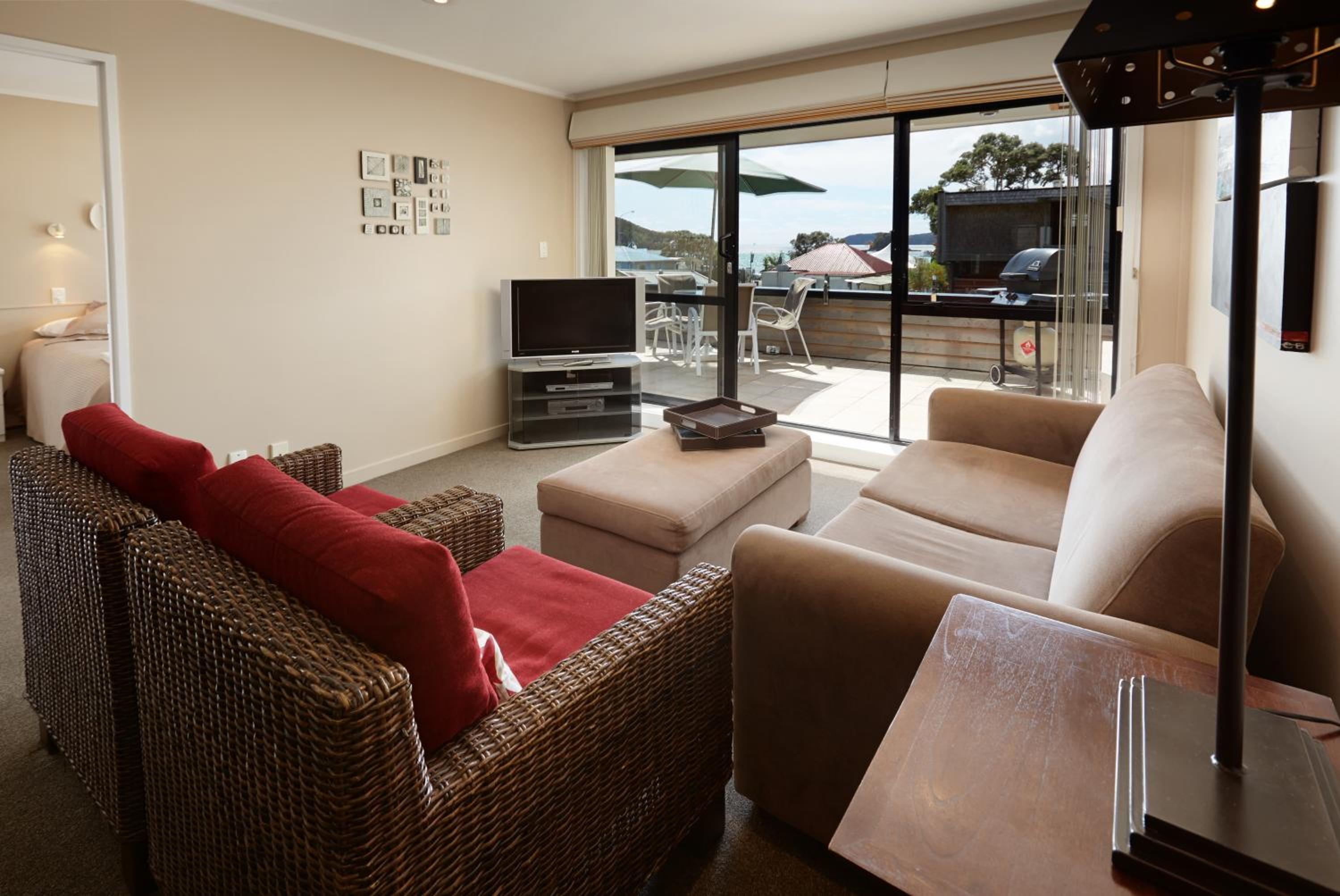 Two-Bedroom Apartment with Pool View - Photo 3