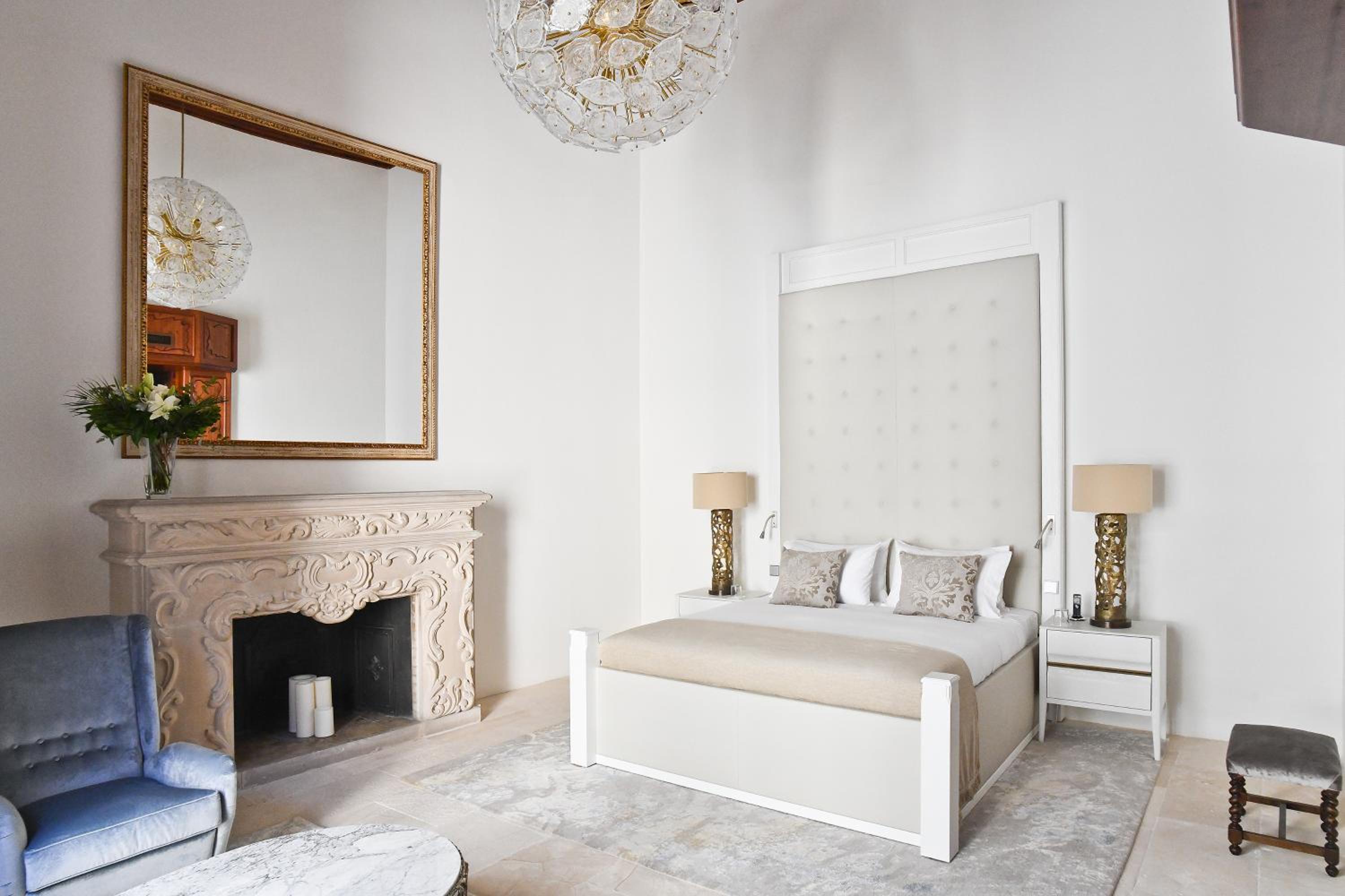 Superior Suite - Photo 7
