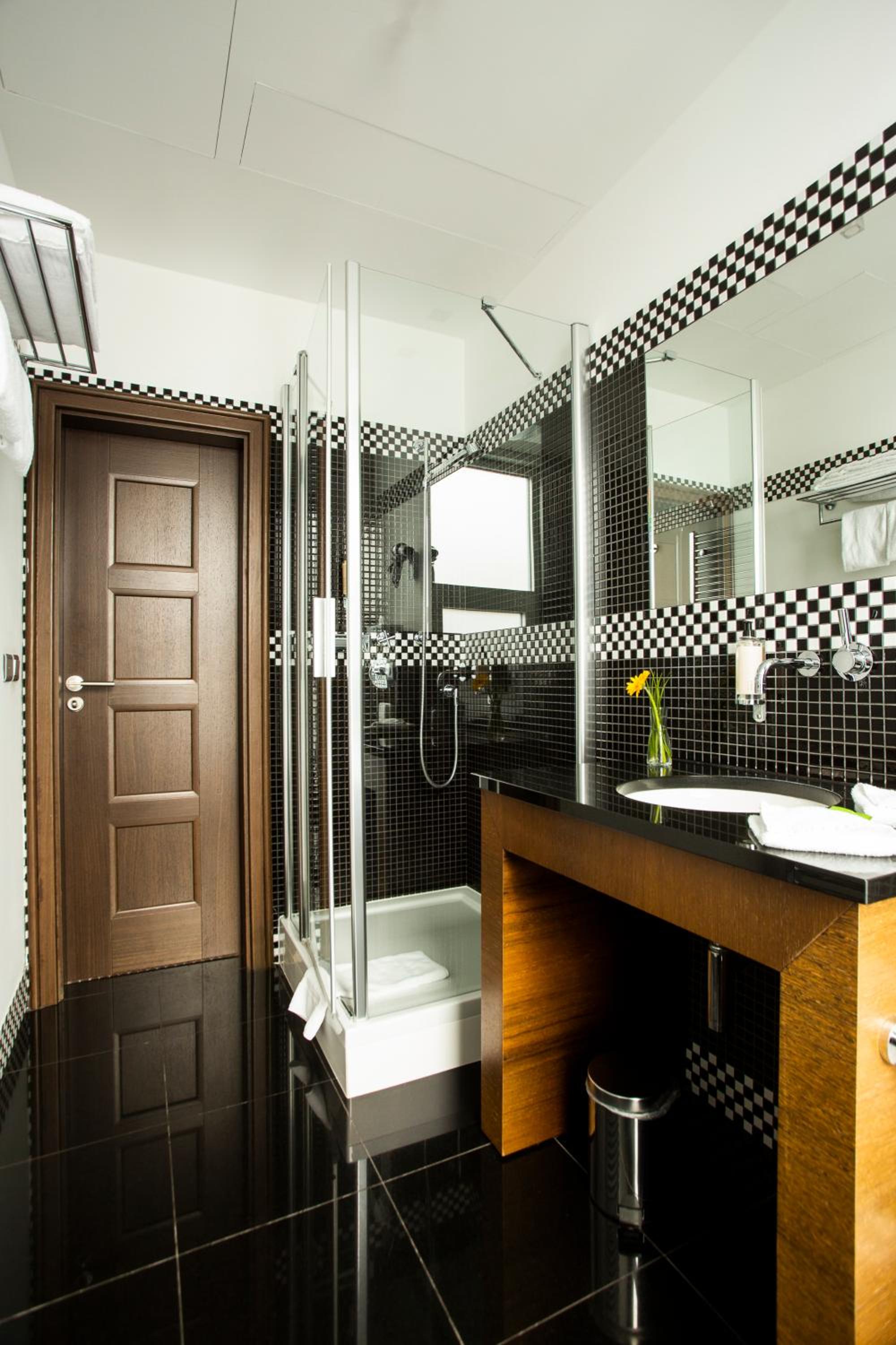 Double or Twin Room - Photo 2