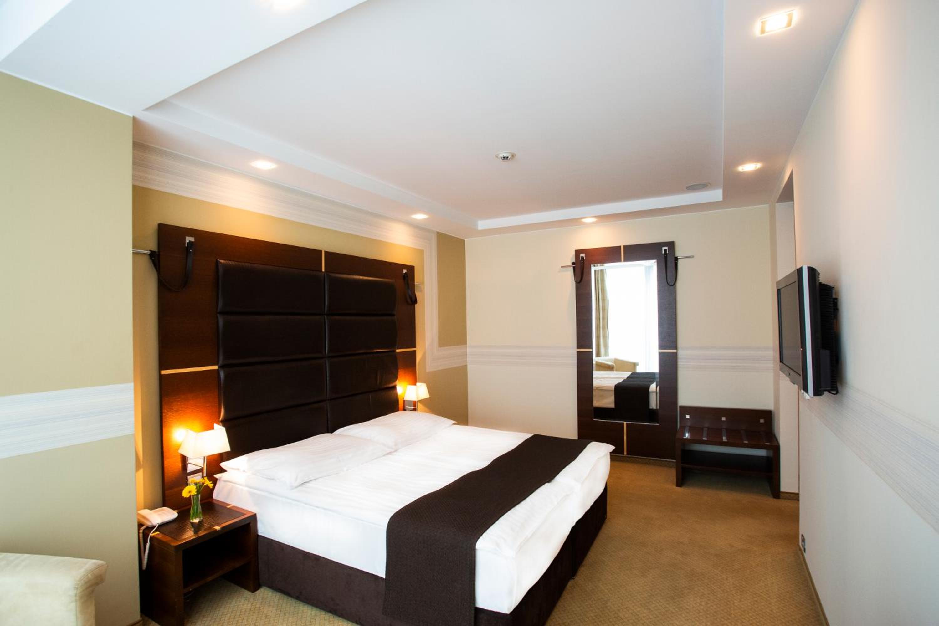 Double or Twin Room - Photo 1
