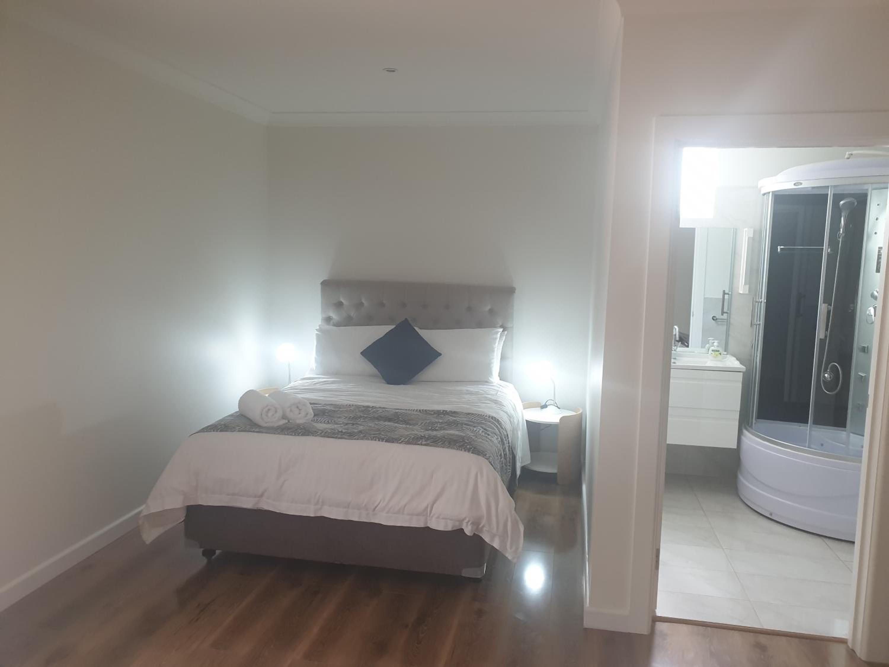 Queen Suite photo 1