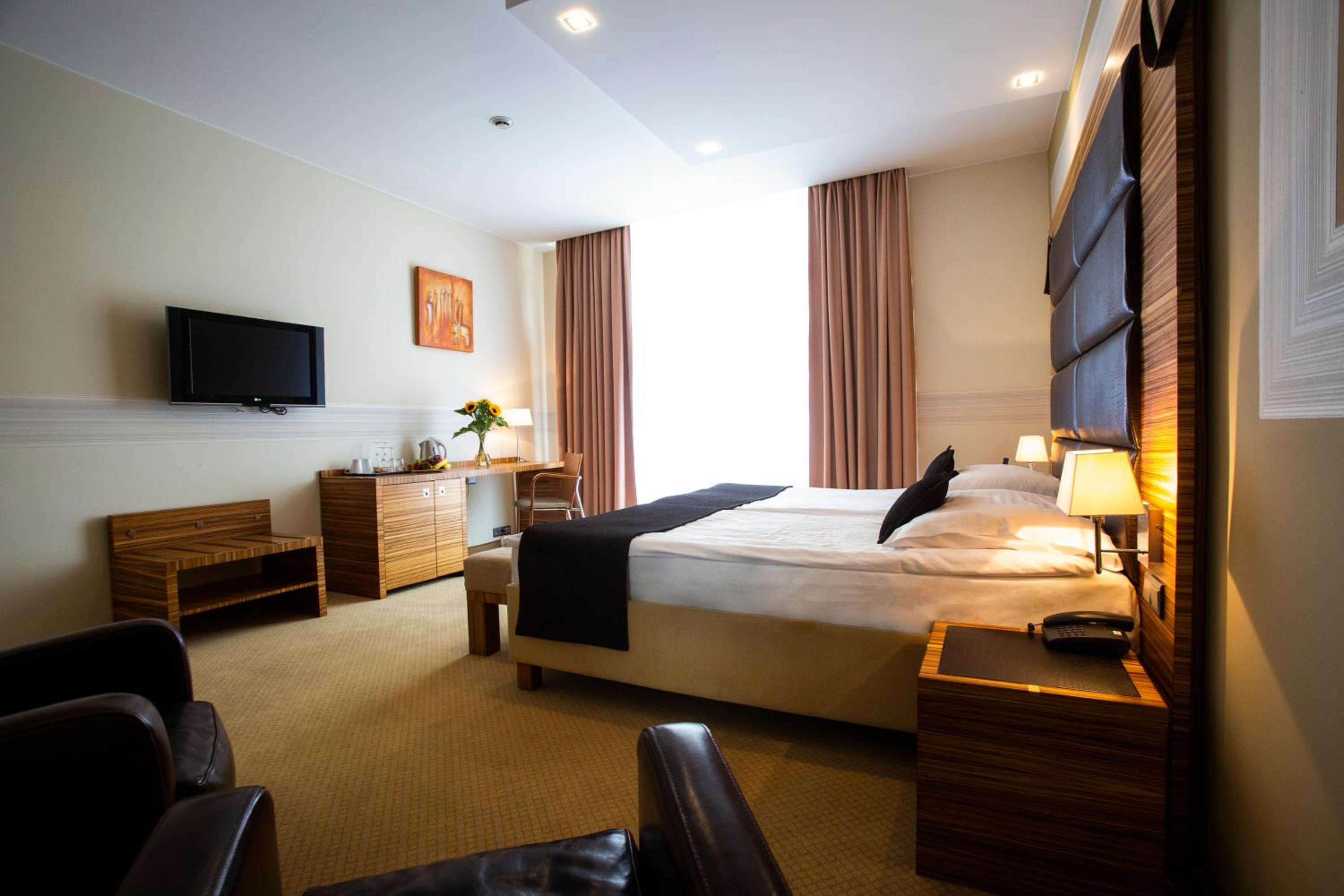 Business Room - Photo 1