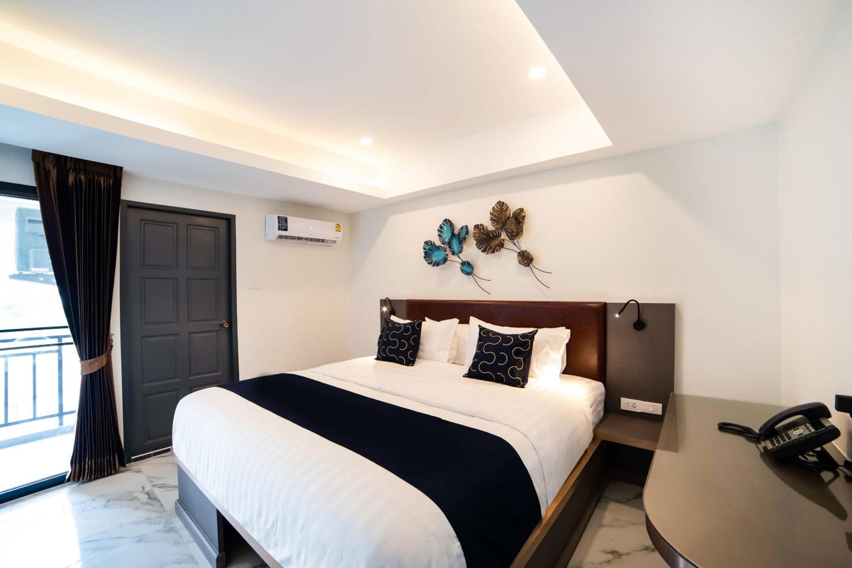 Standard King Room photo 2