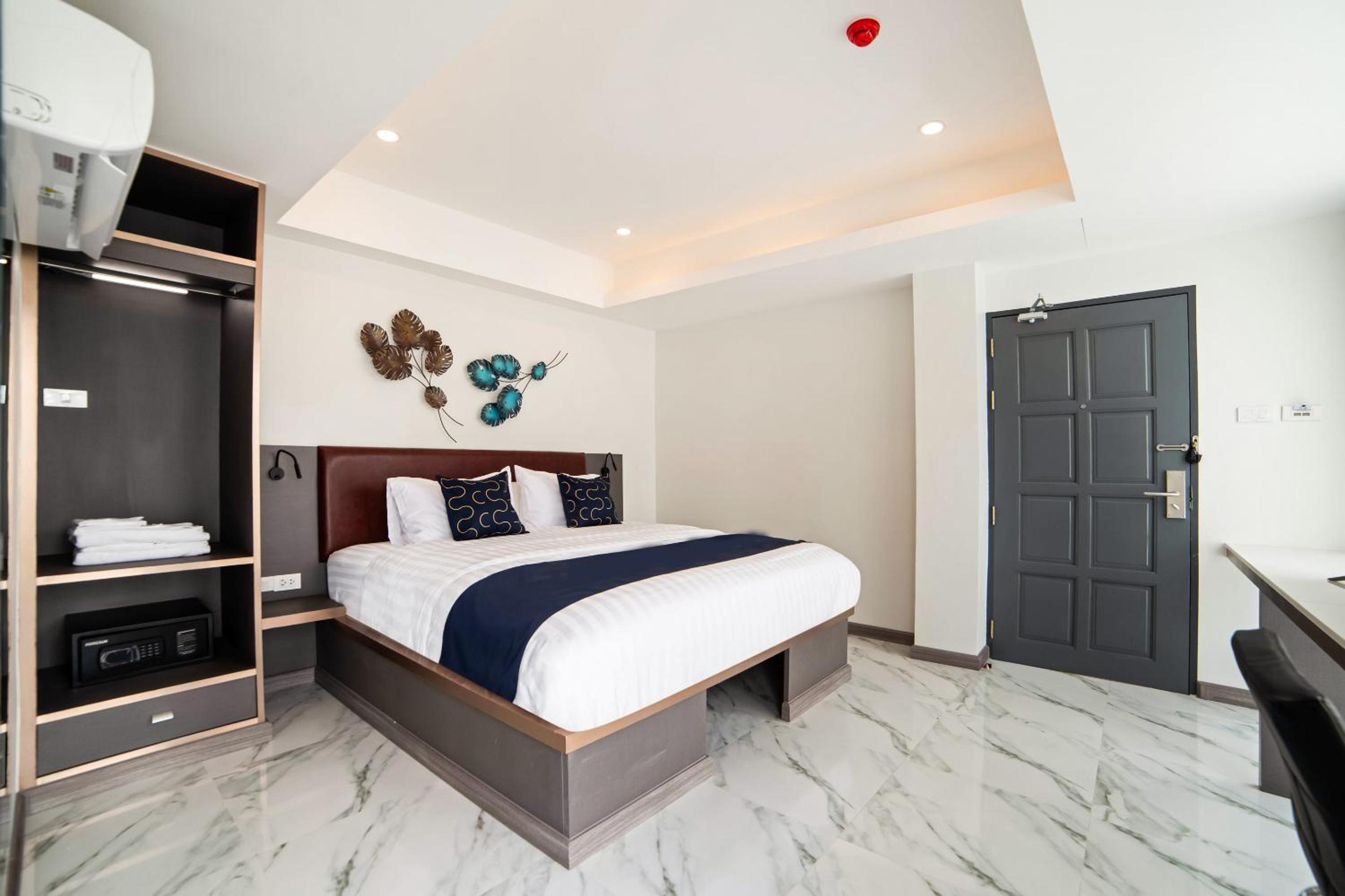 Superior King Room