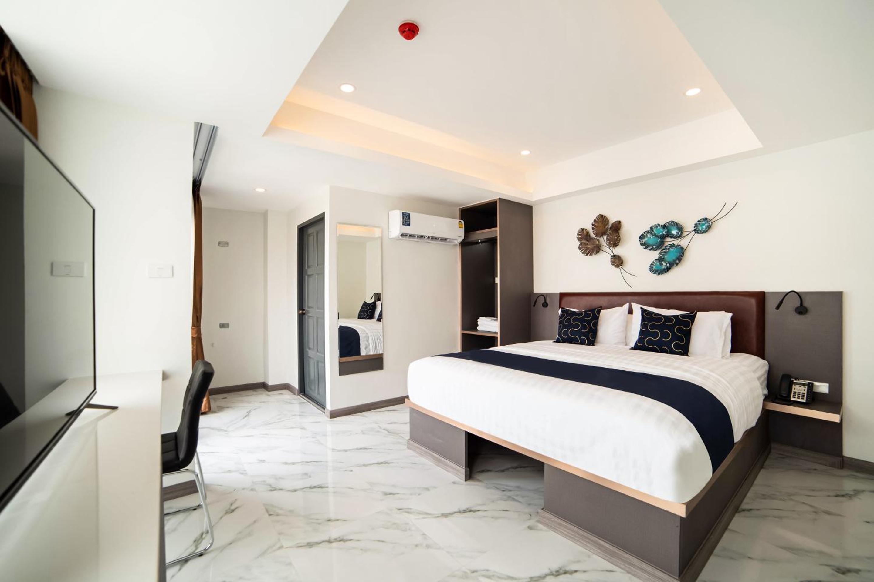 Superior King Room photo 2