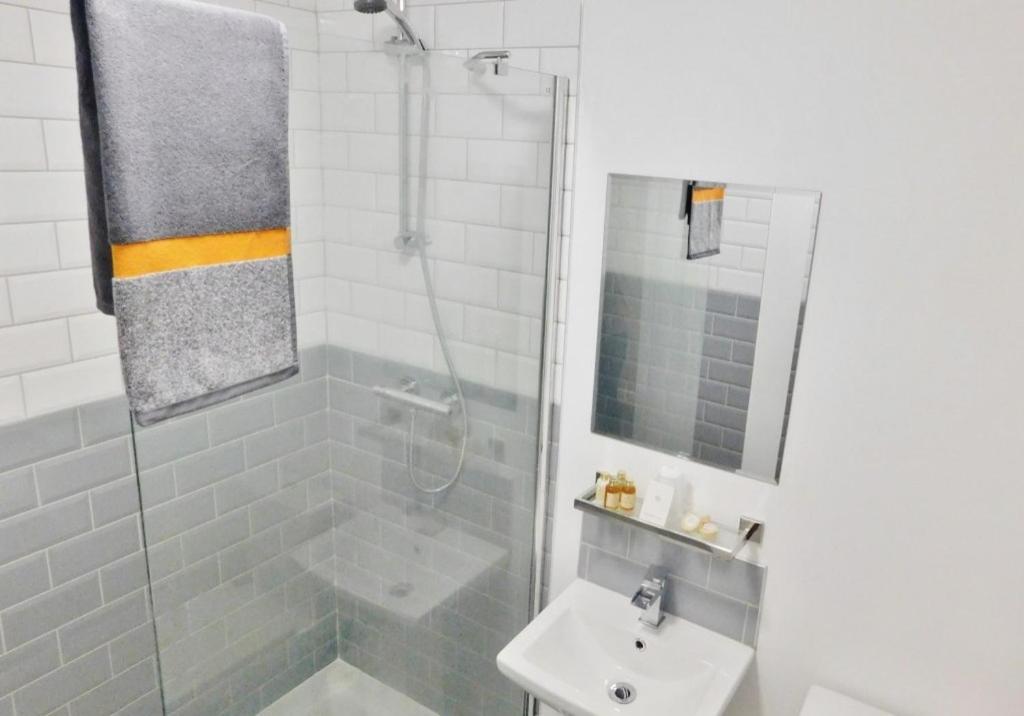 Double Room with Shower photo 3