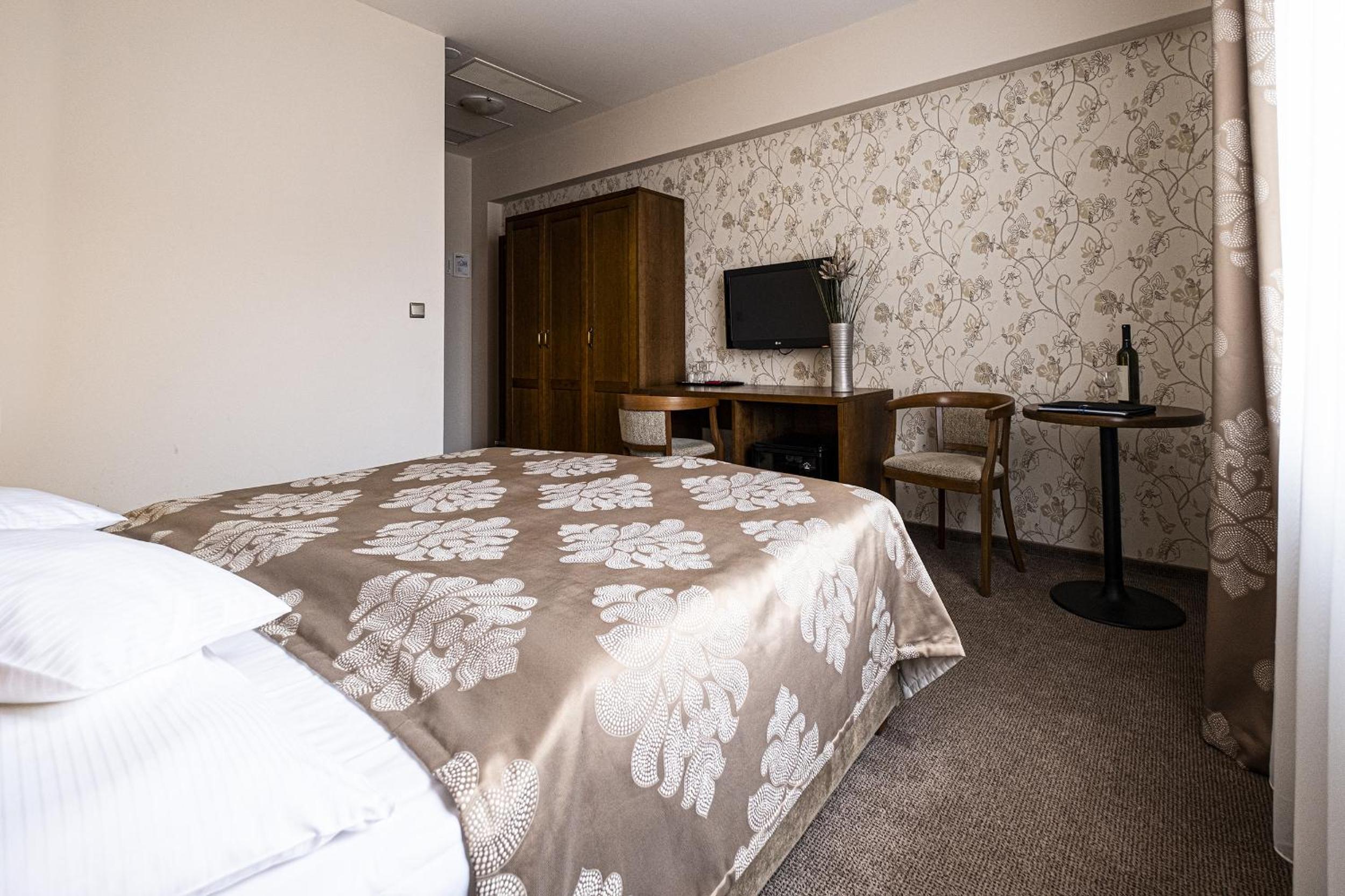 Double Room - Photo 3