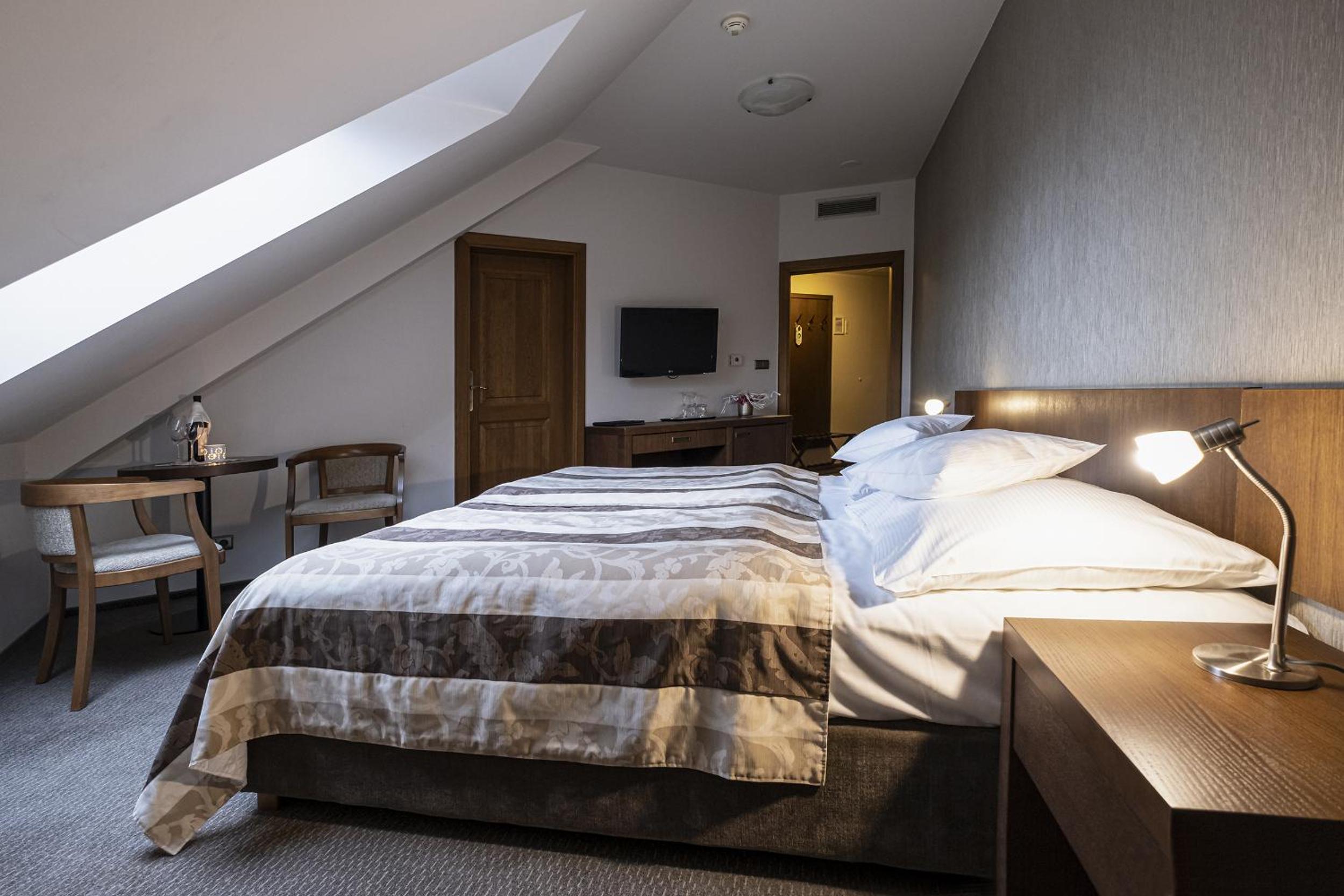 Triple Room - Photo 18