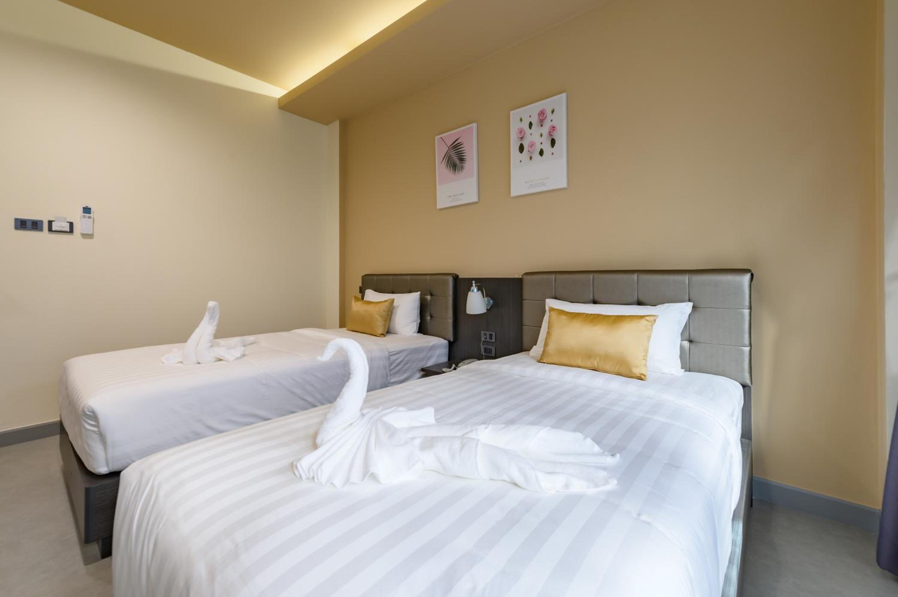 Standard Twin Room