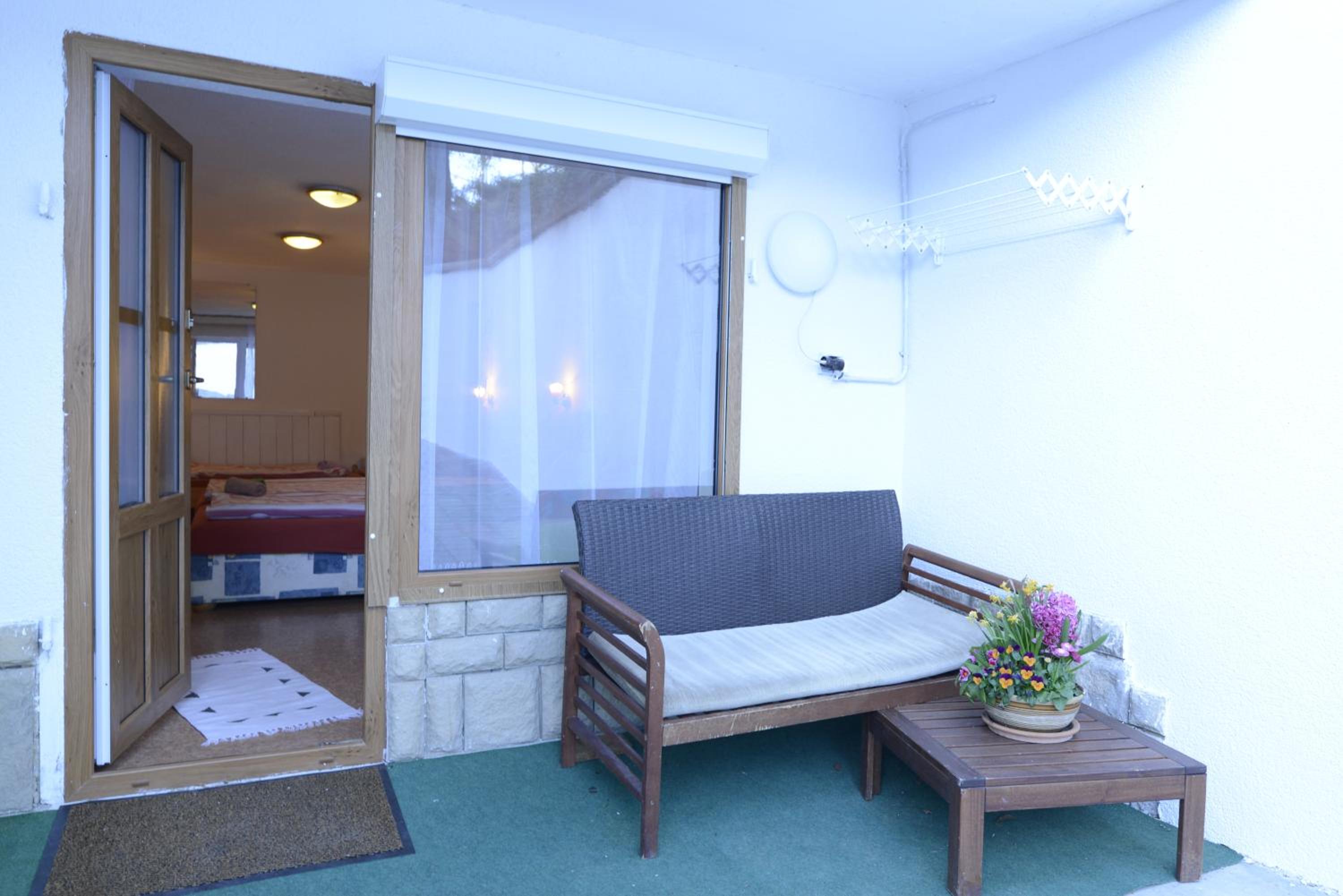 Studio (3 Adults) photo 2