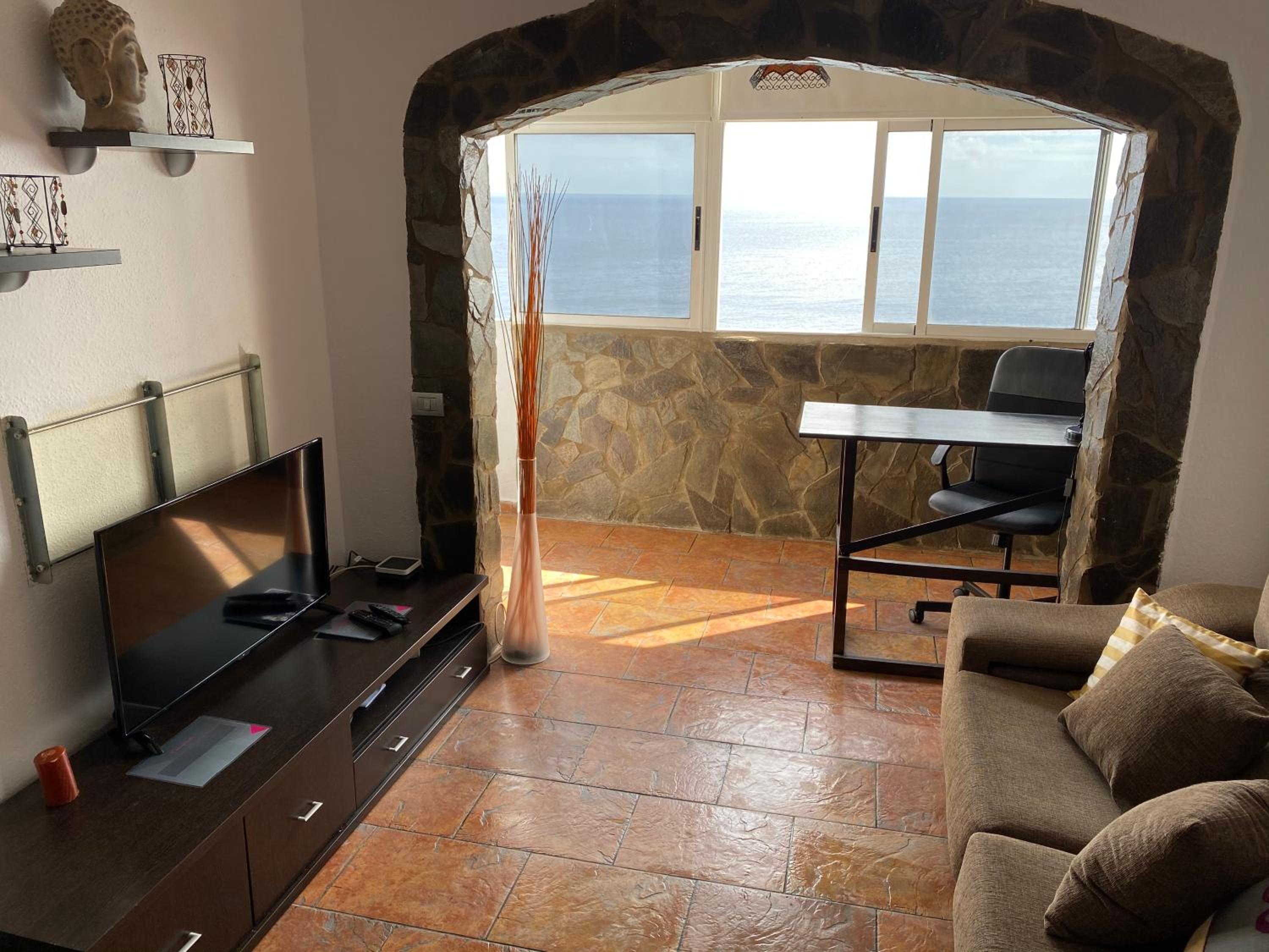 One-Bedroom Apartment thumbnail 5