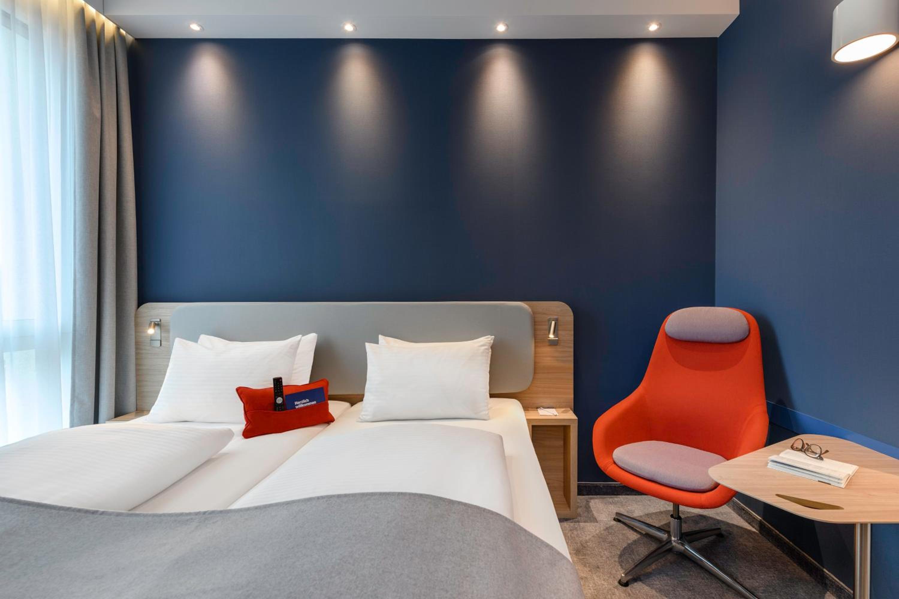 Standard Twin Room - Photo 6