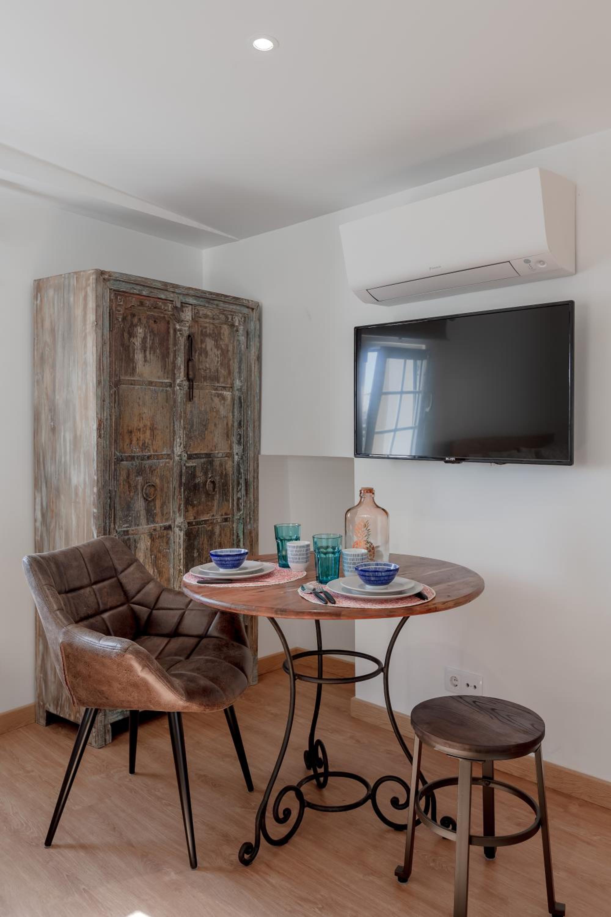 One-Bedroom Apartment - Photo 30
