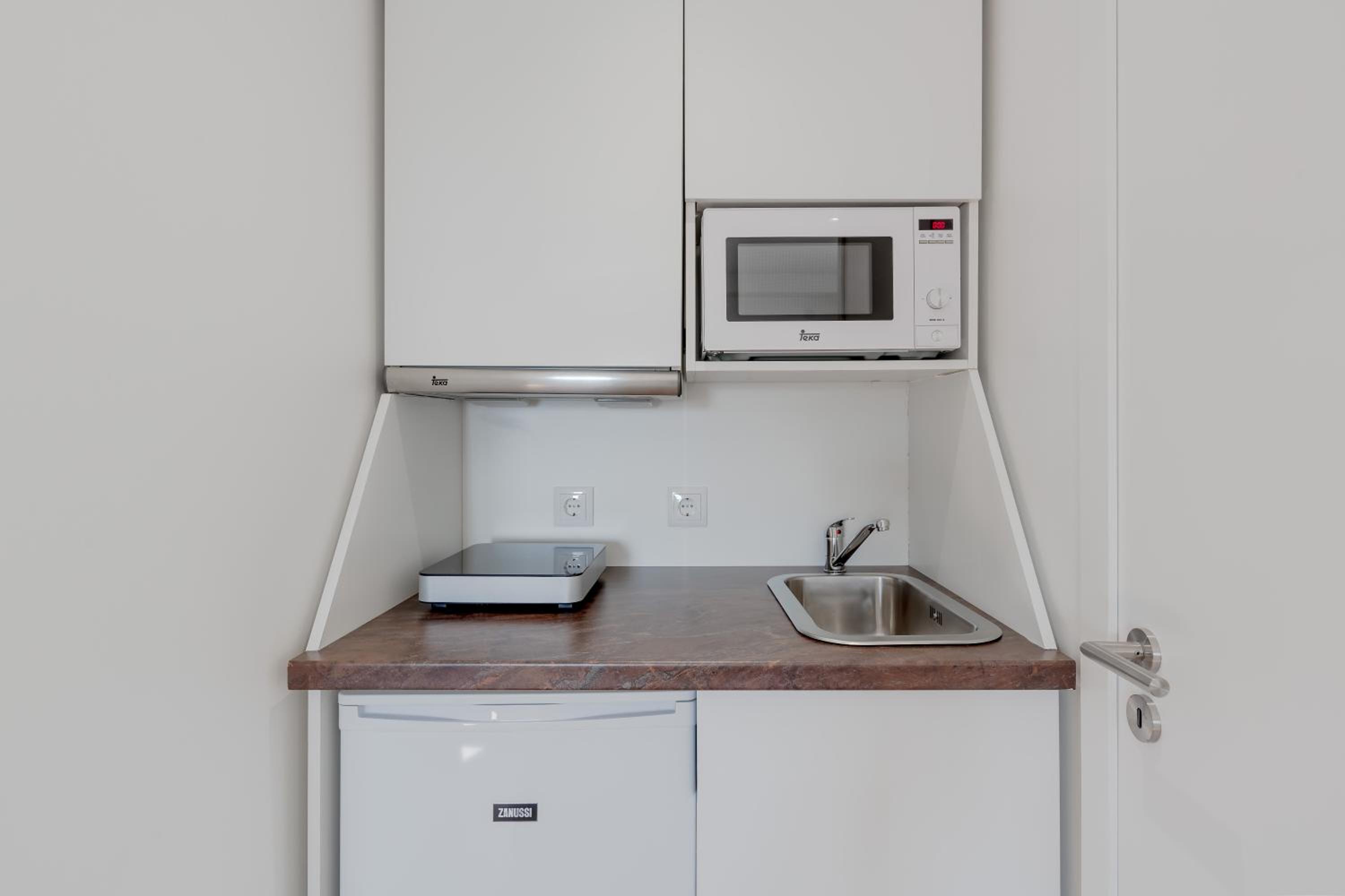 One-Bedroom Apartment - Photo 6