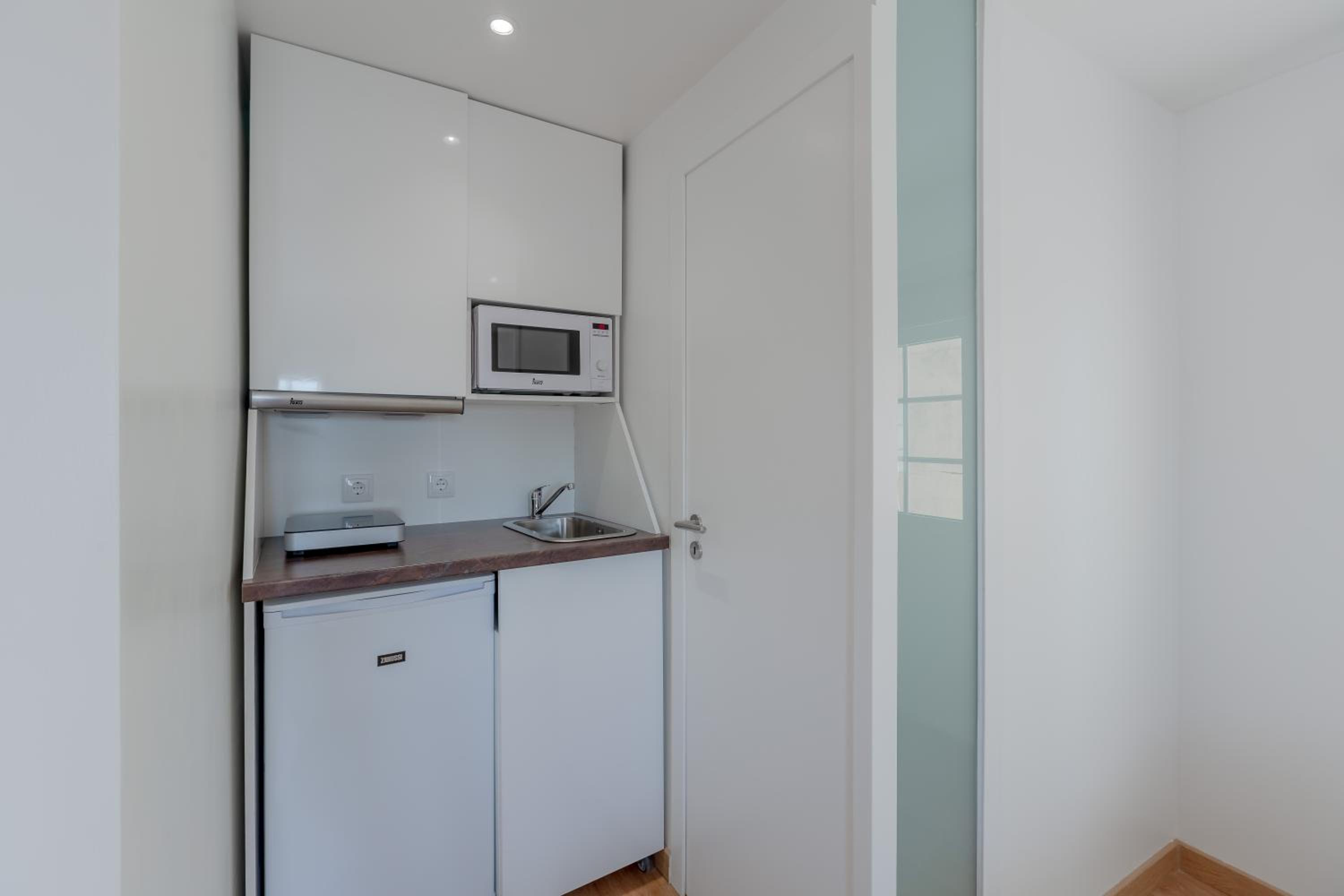 One-Bedroom Apartment - Photo 11