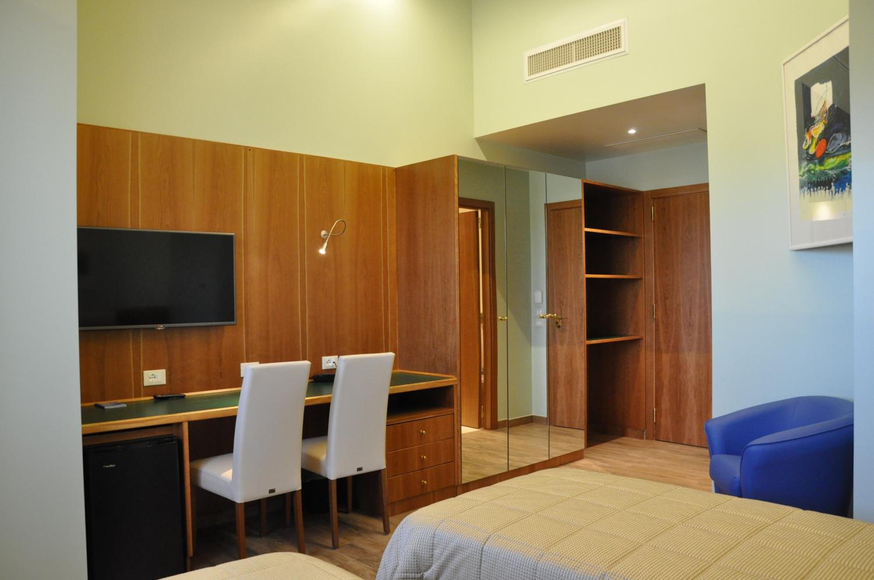Twin Room with Bathroom