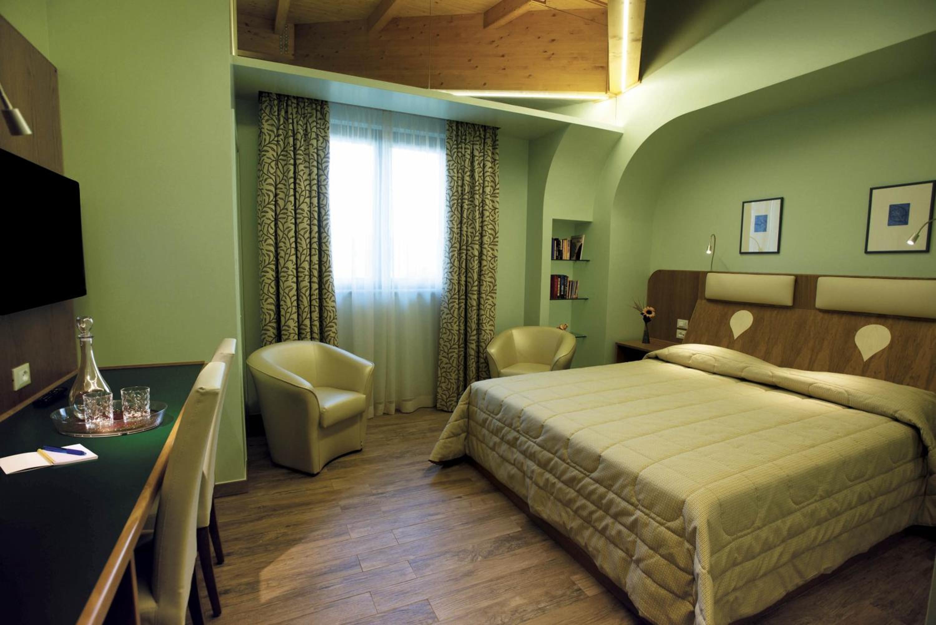 Queen Room