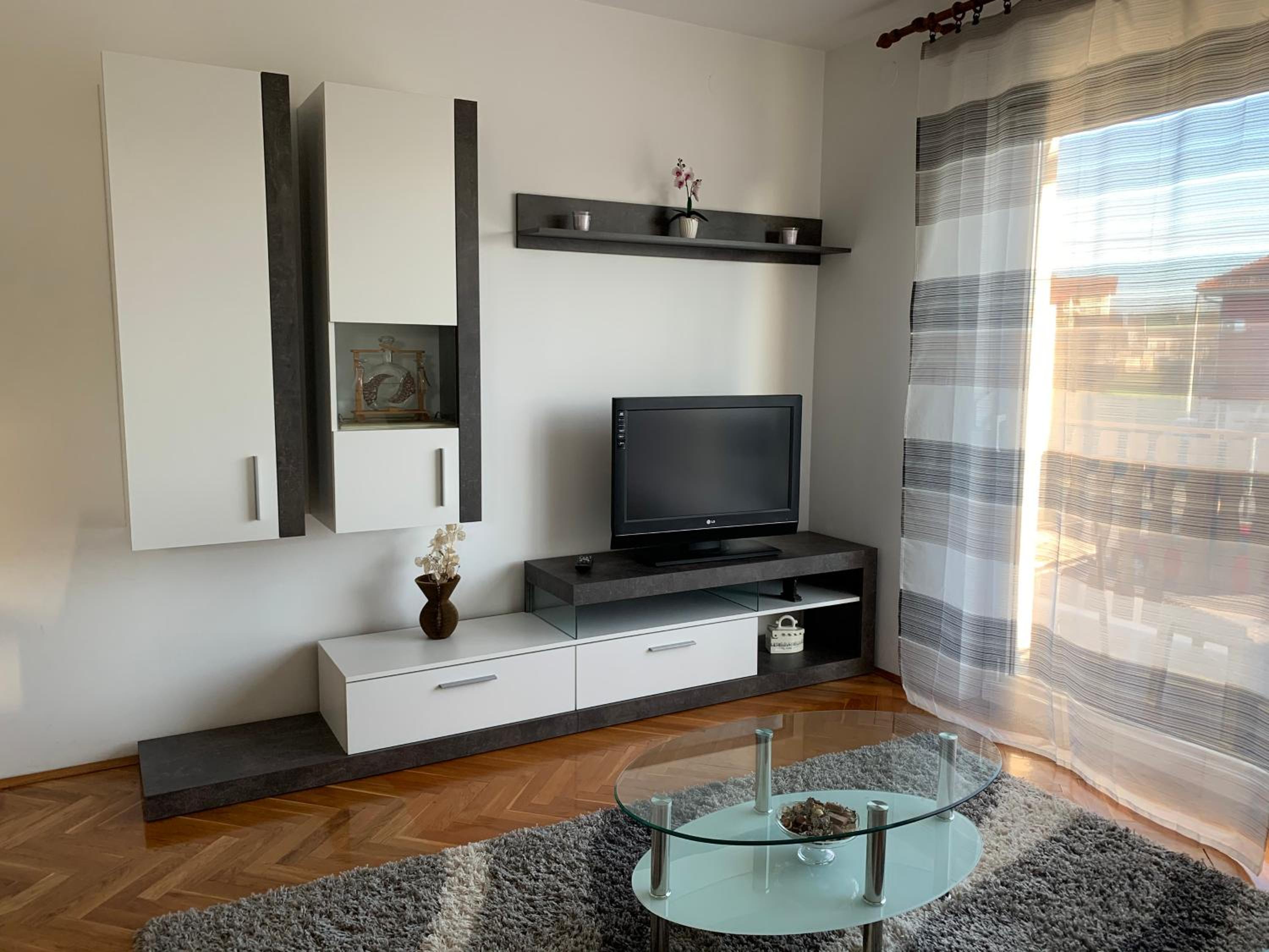Apartment - Photo 2