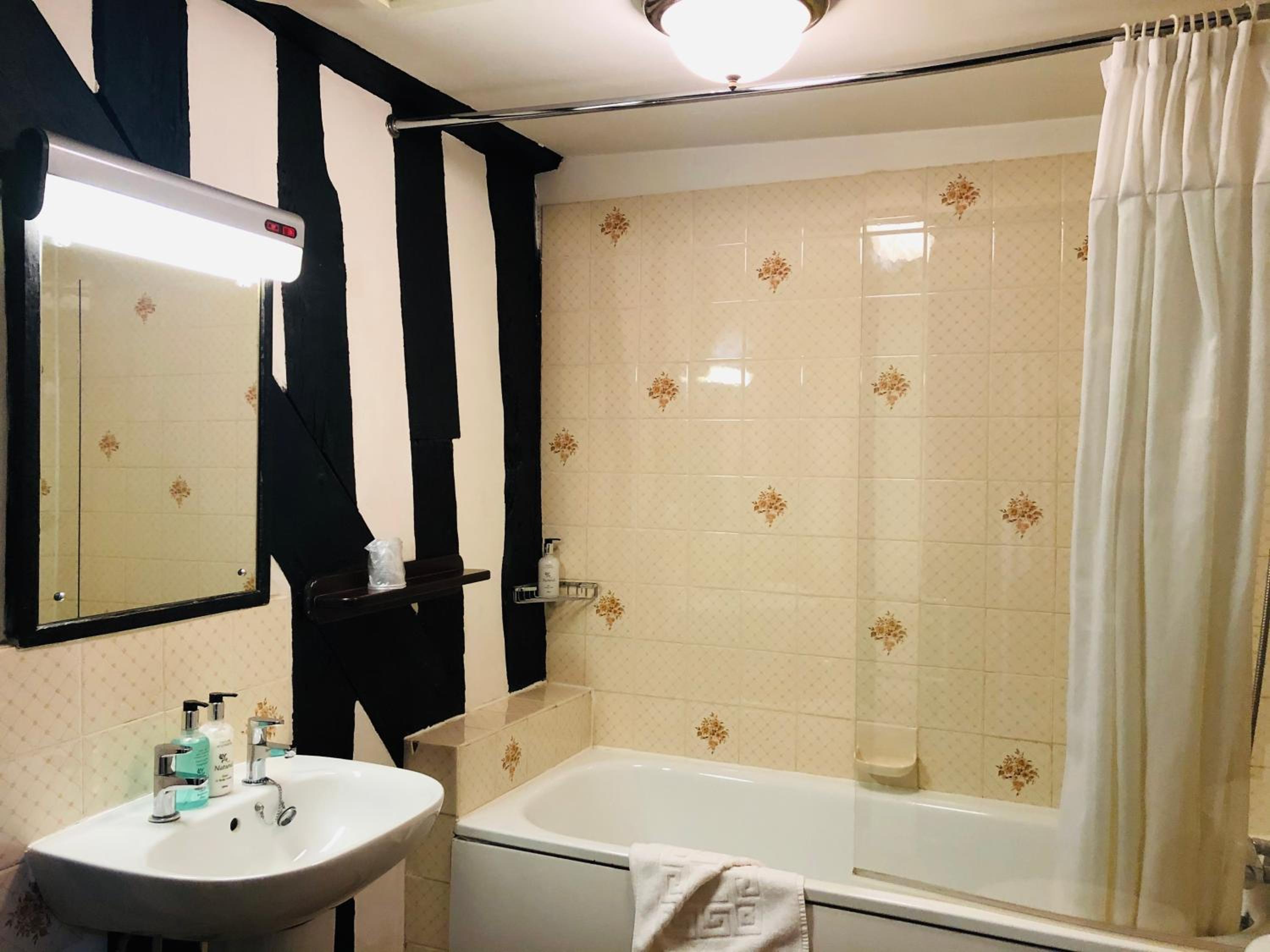 Standard Triple Room - Photo 3