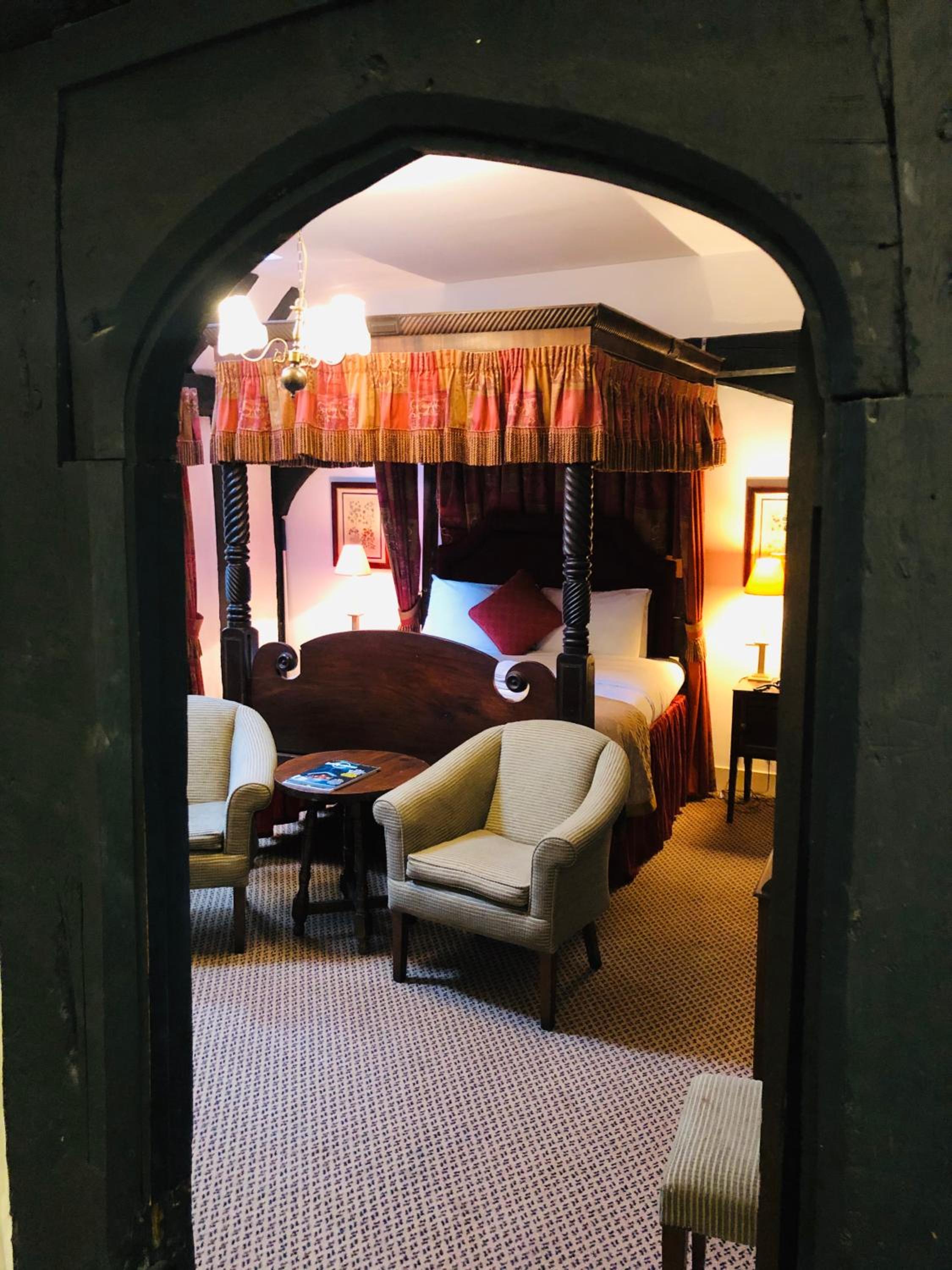 Double Room with Four Poster Bed (No Pets Allowed) photo 1
