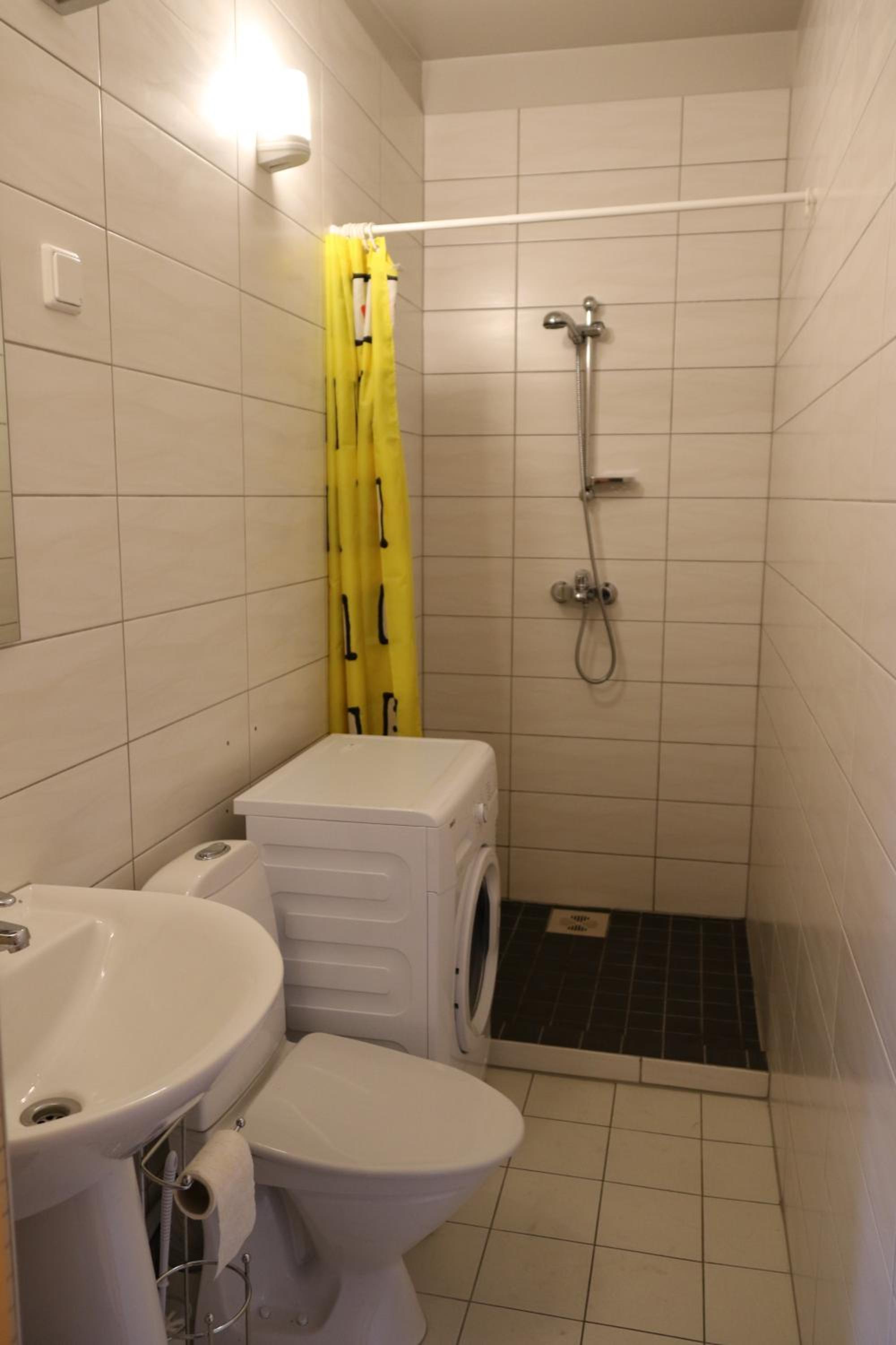 Twin or Double Room with Shared Bathroom photo 2