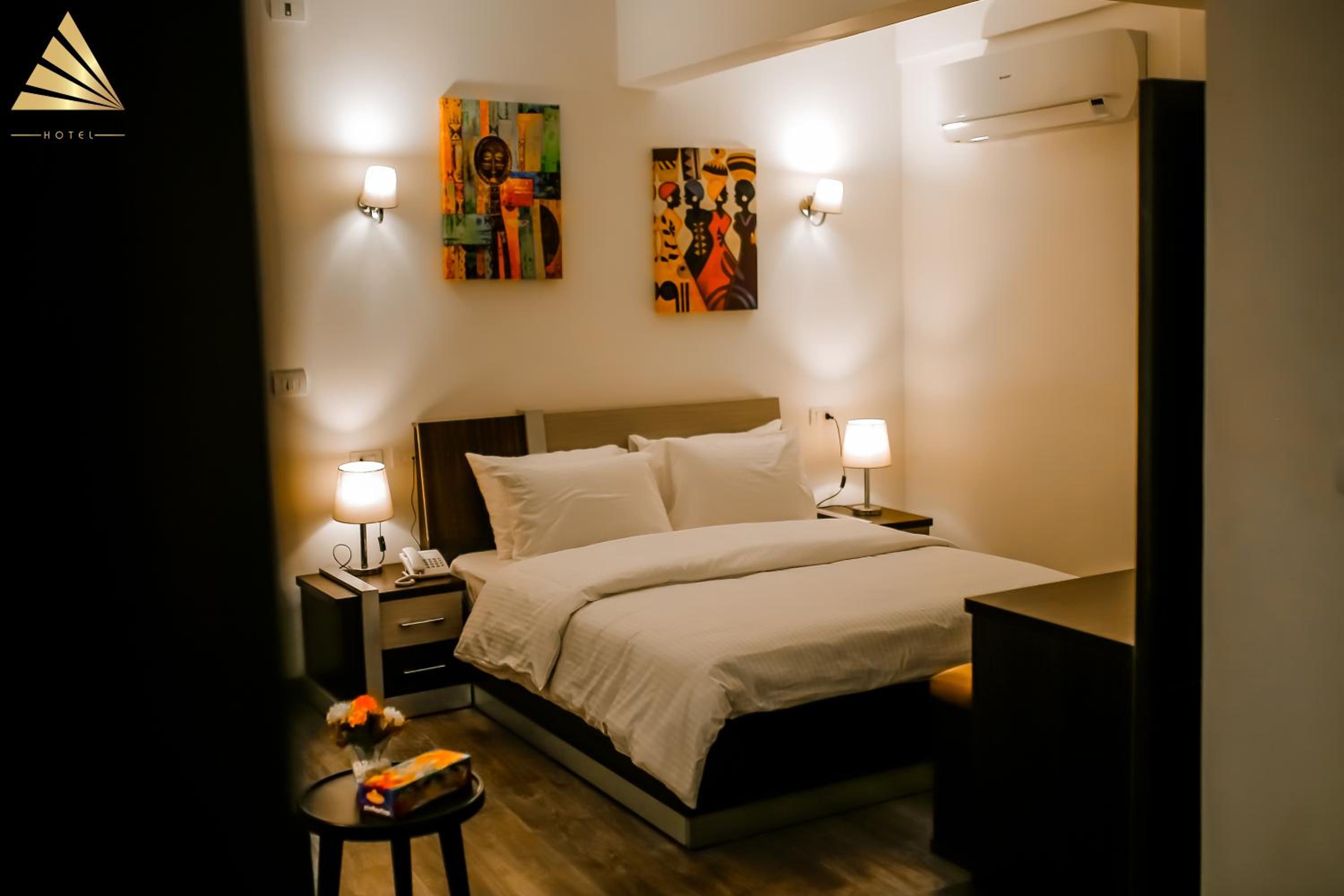 Deluxe Double Room Pyramids View