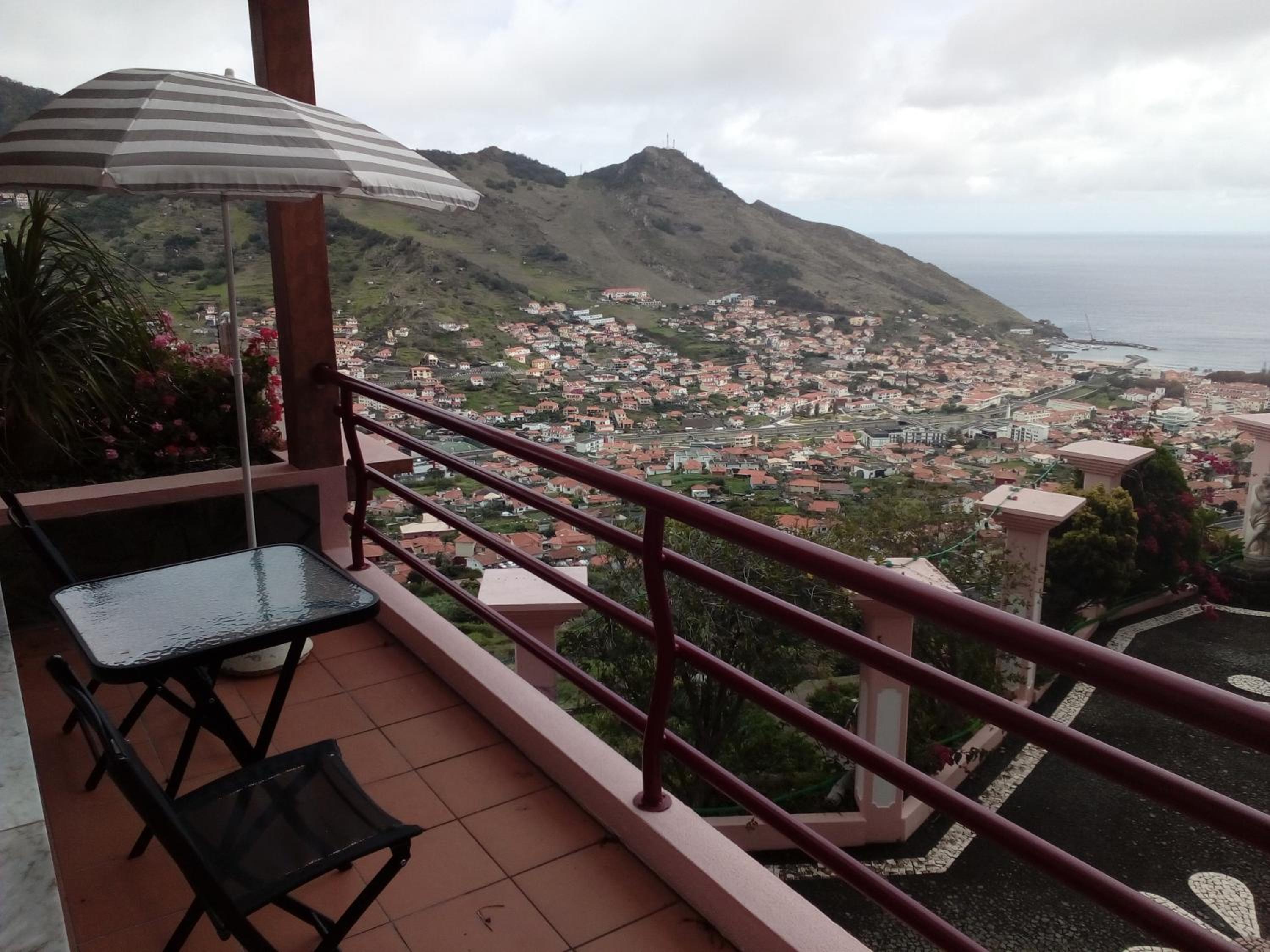 Apartment with Balcony photo 3