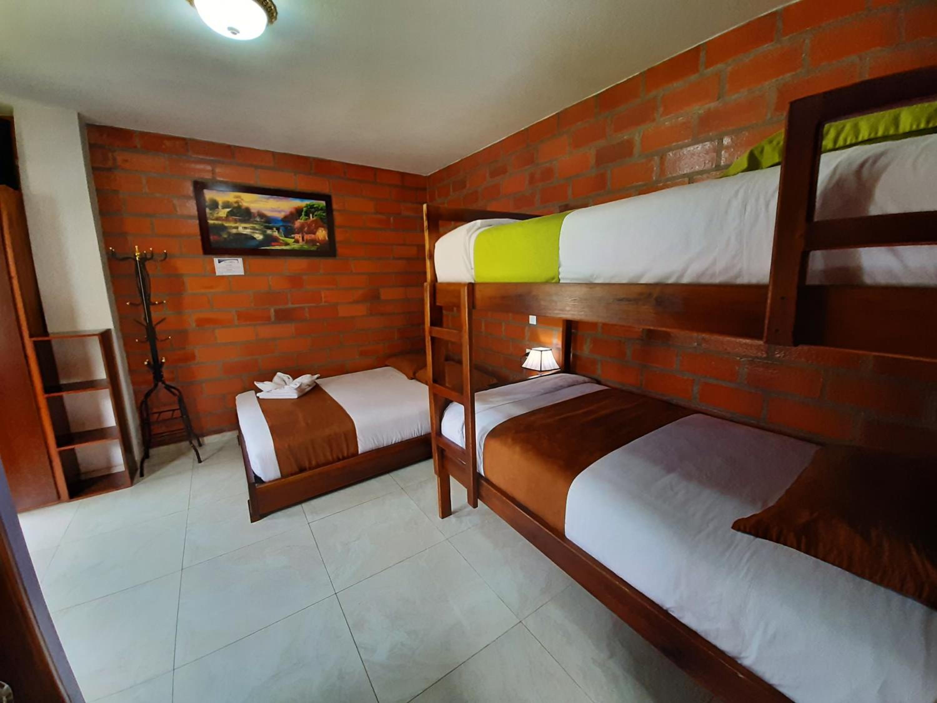Quadruple Room with Mountain View photo 2