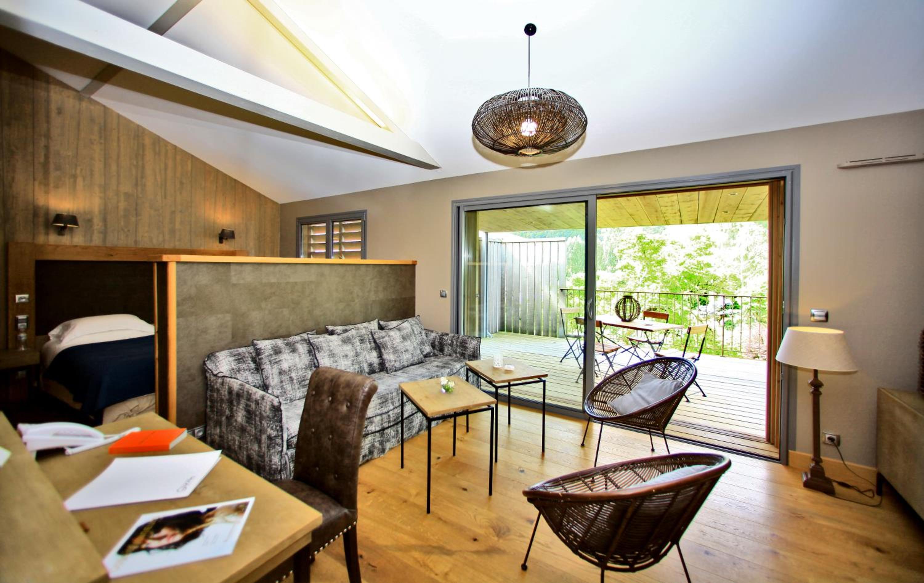 Lodge - Photo 1