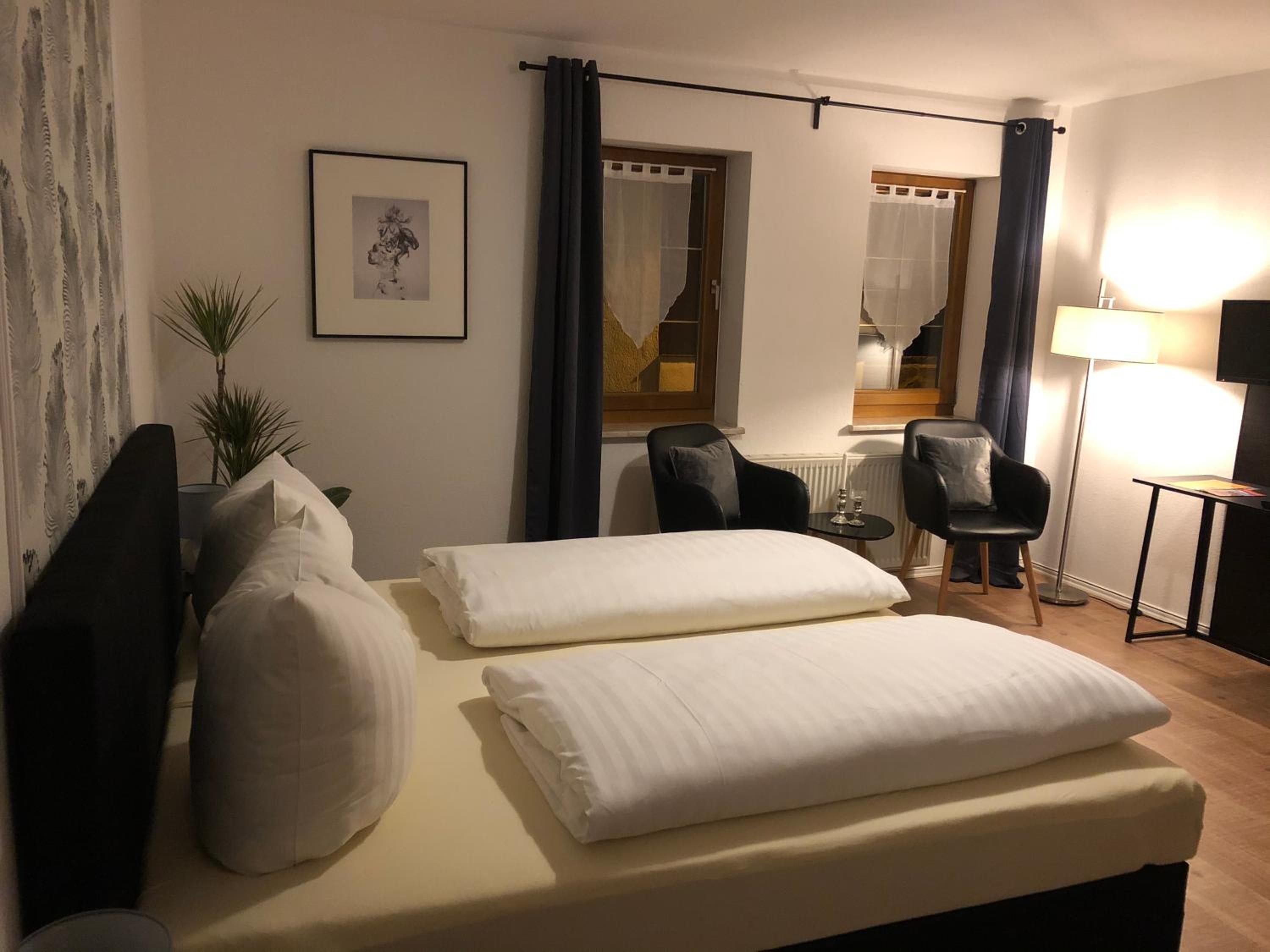 Large Double Room photo 3
