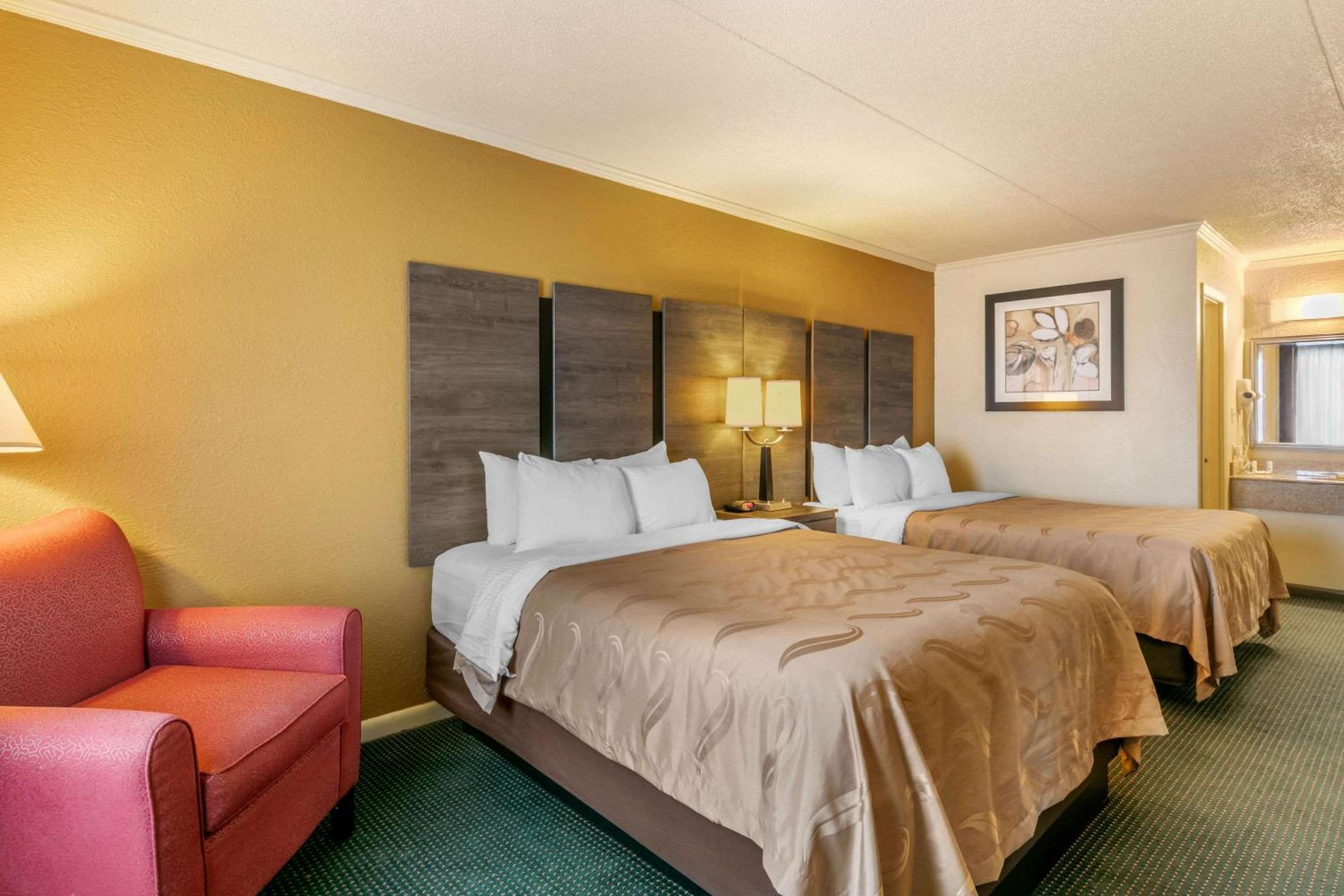 Double Room with Two Double Beds - Smoking photo 1