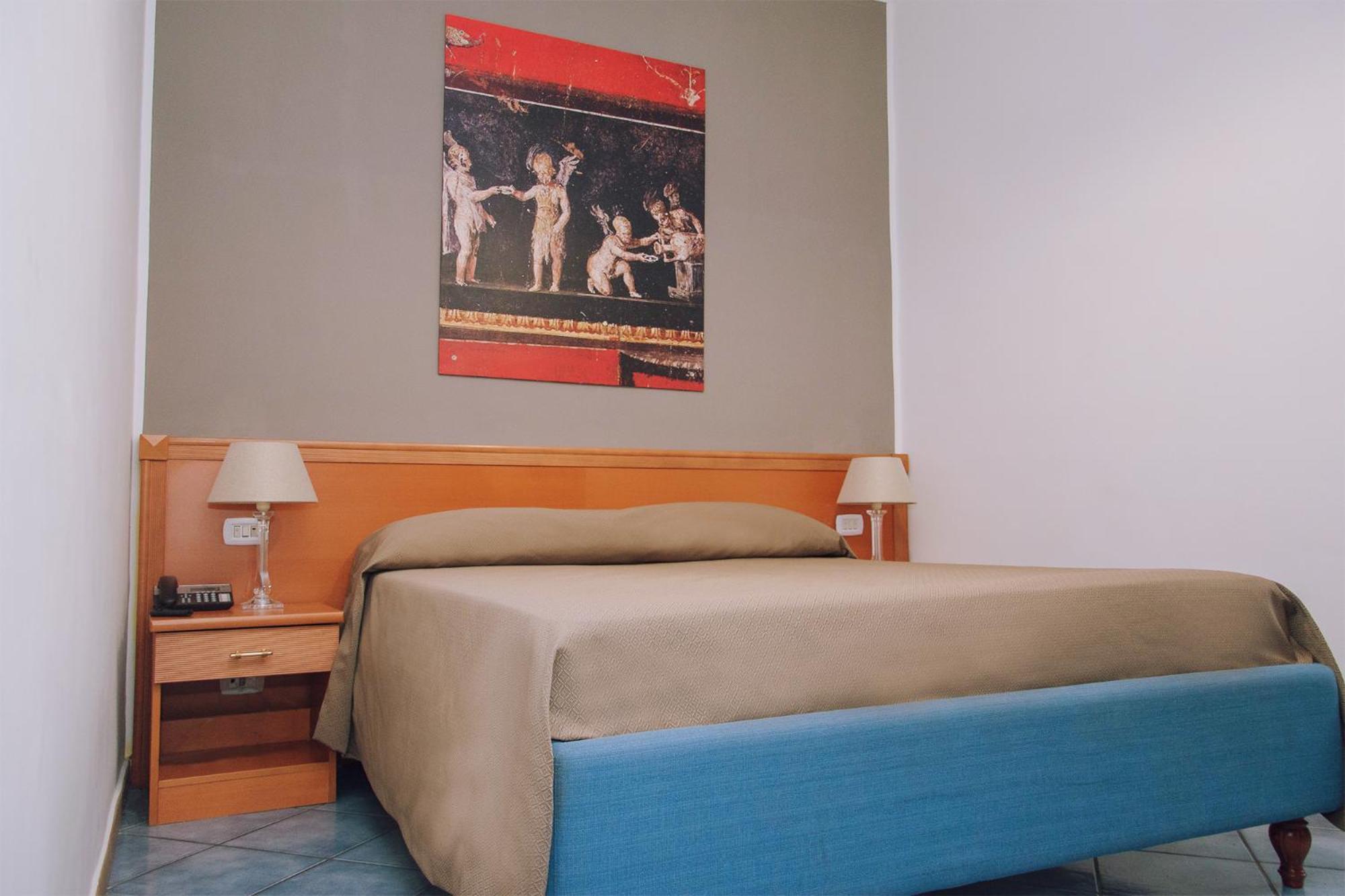 Quadruple Room with Private Bathroom photo 1