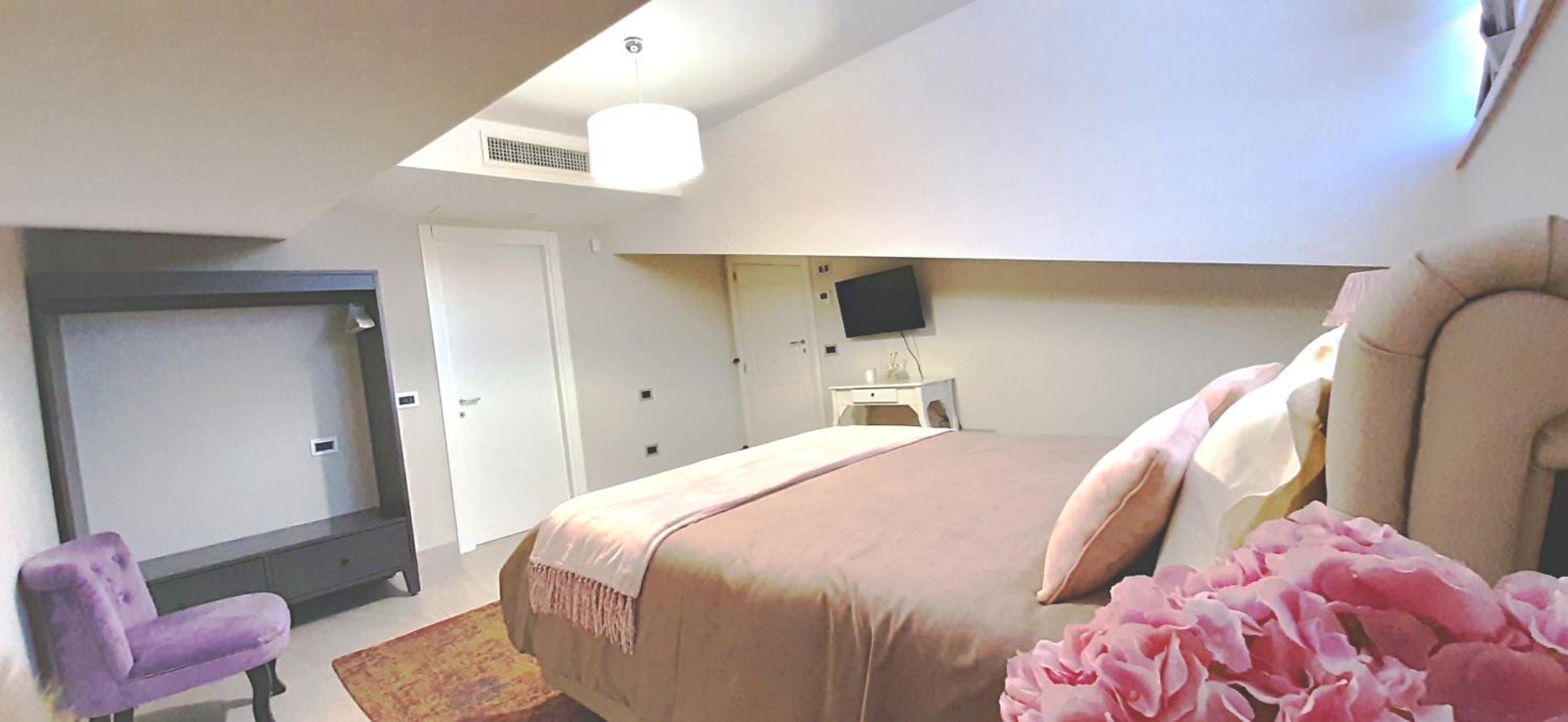 Double Room with Spa Bath photo 3