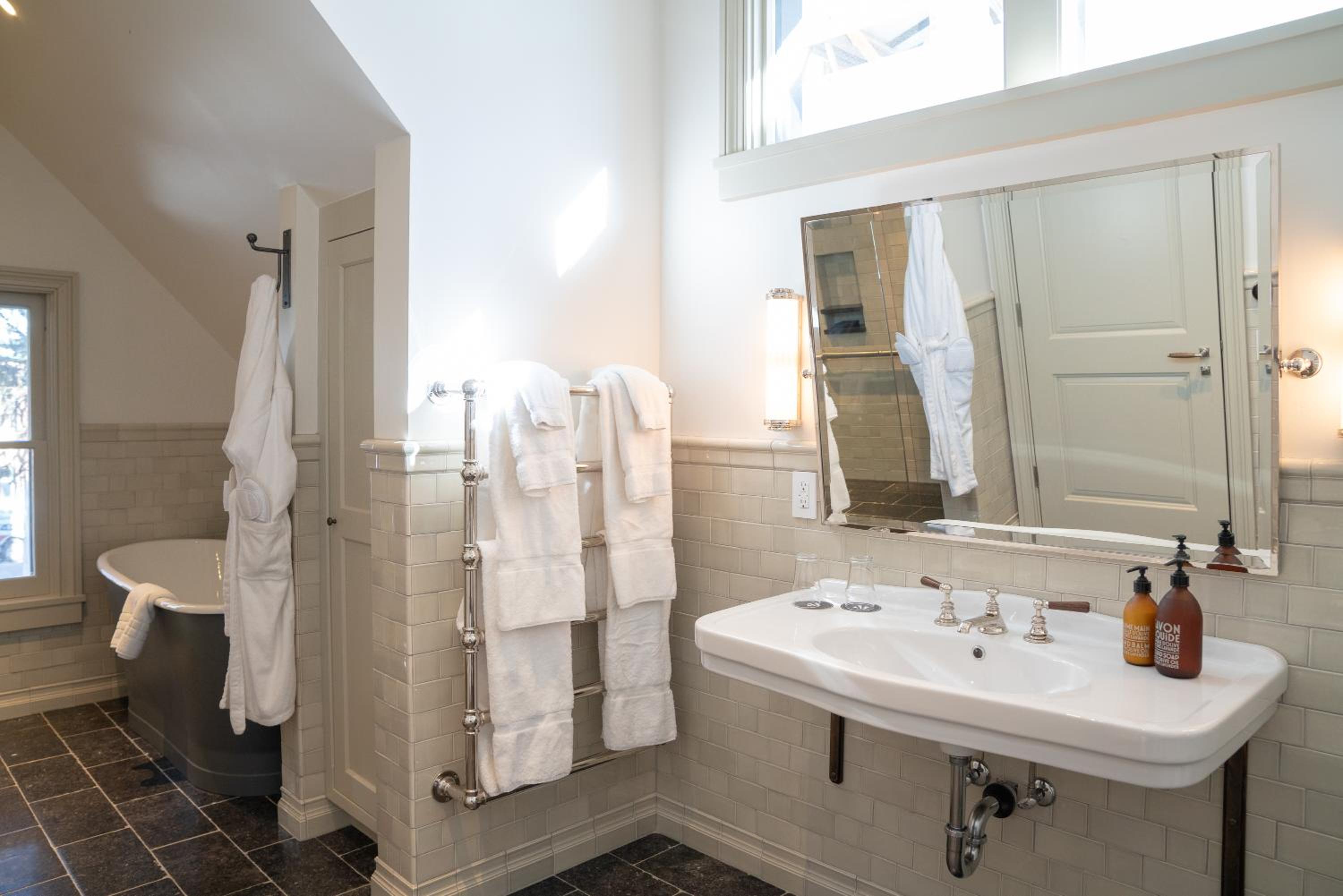 King Suite photo 2