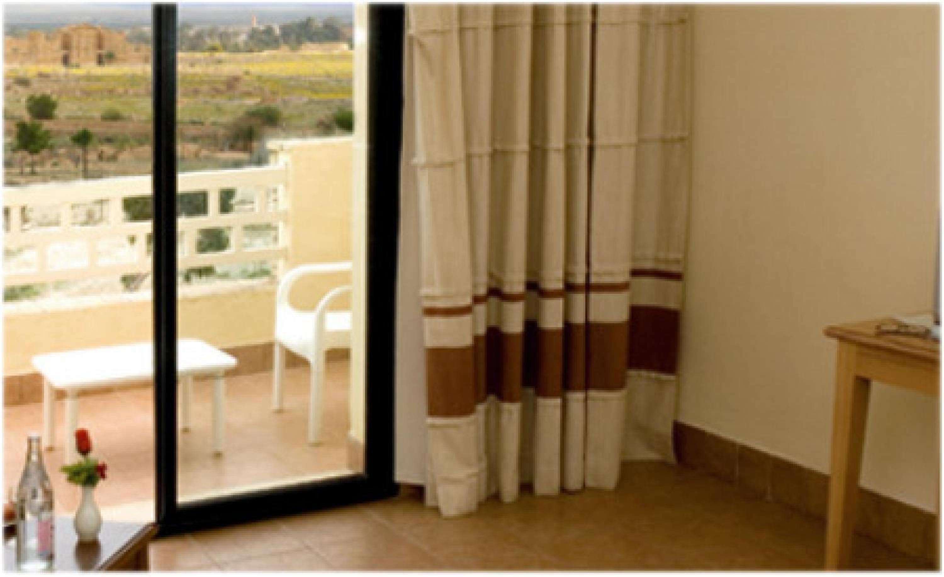 Standard Double Room - Photo 1