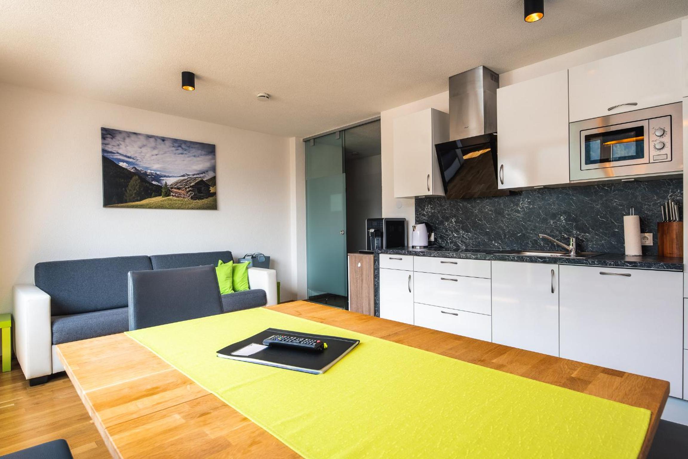 Apartment with Balcony photo 2