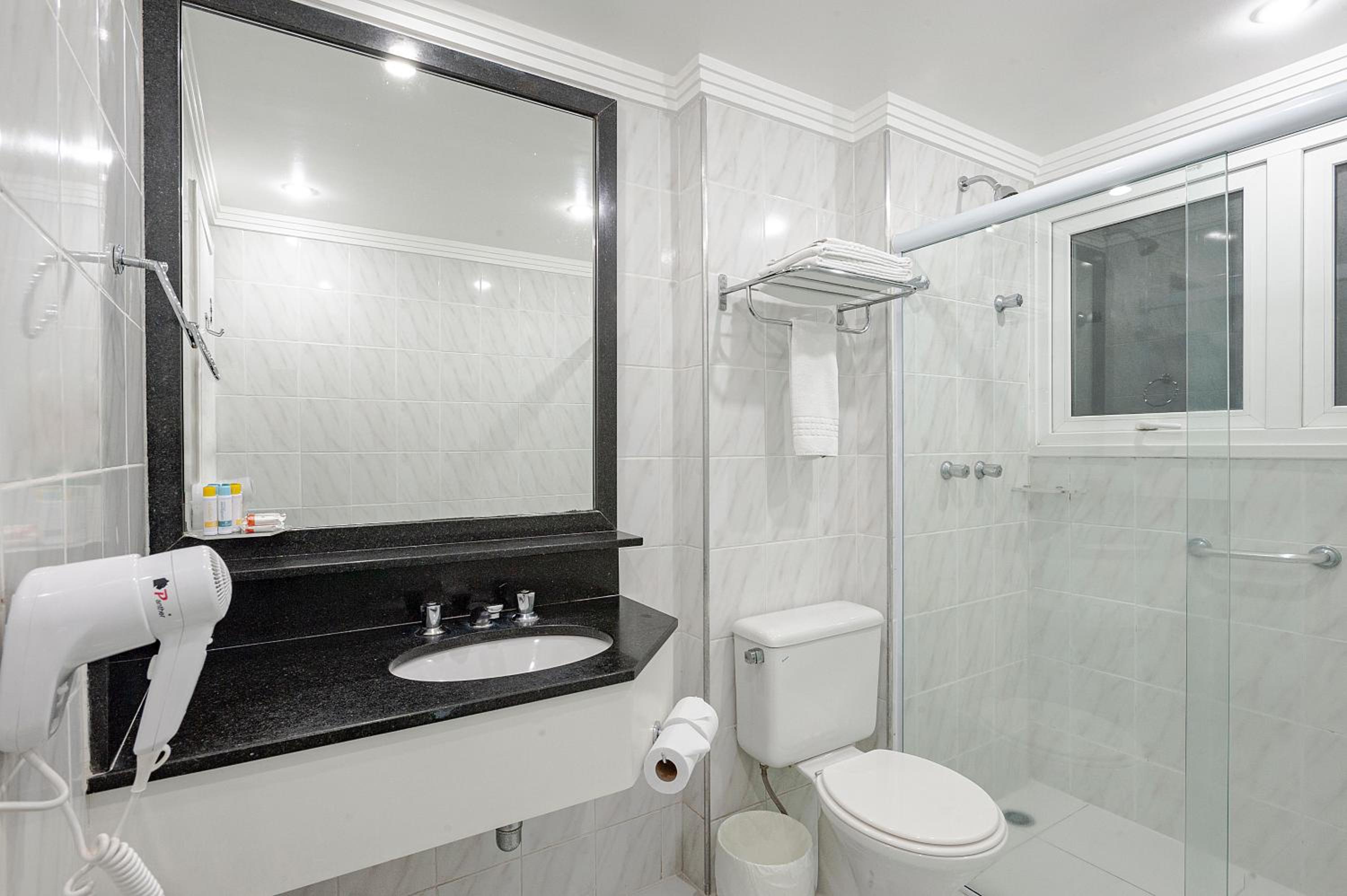 Standard Twin Room - Photo 5