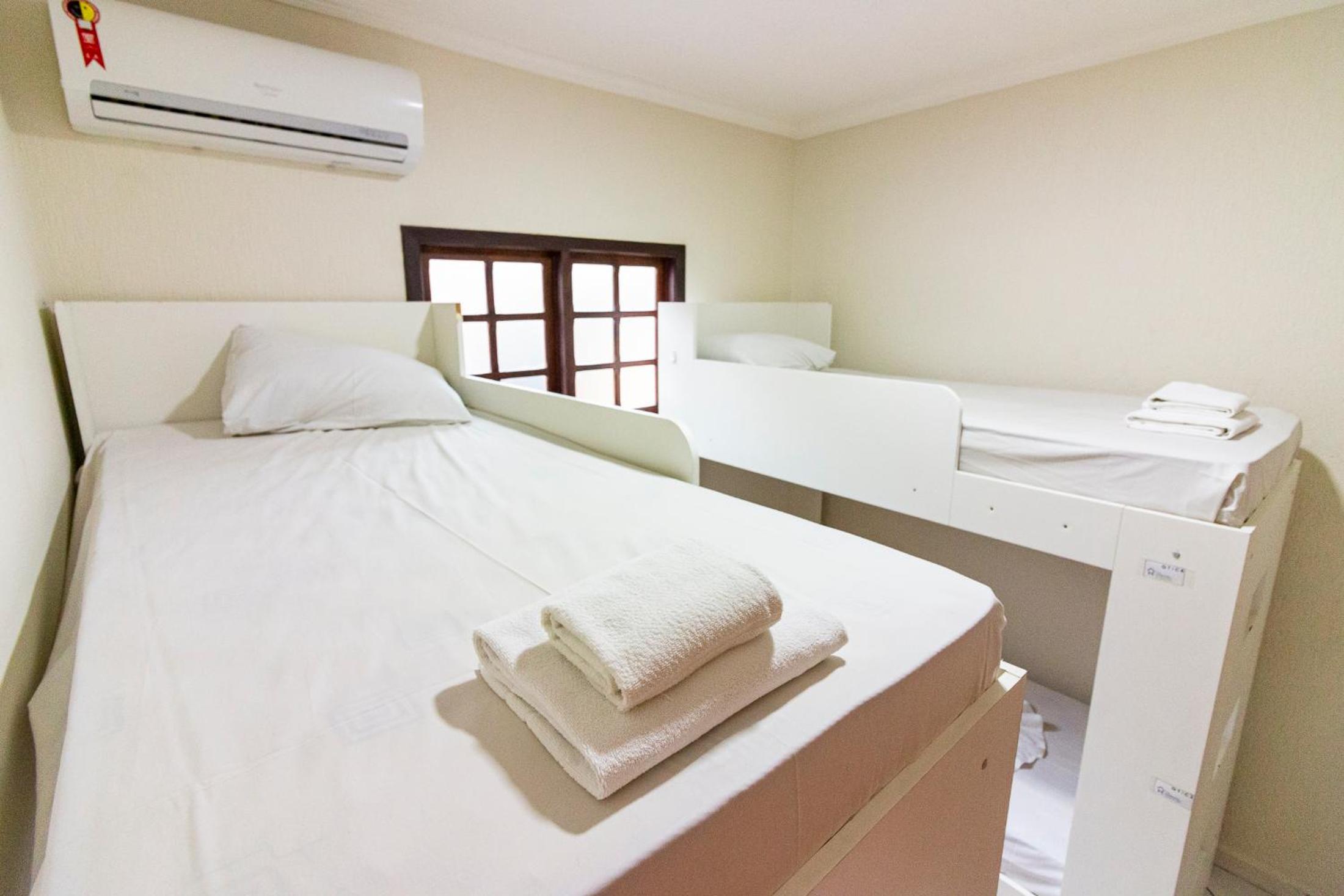 Bed in 4-Bed Mixed Dormitory Room