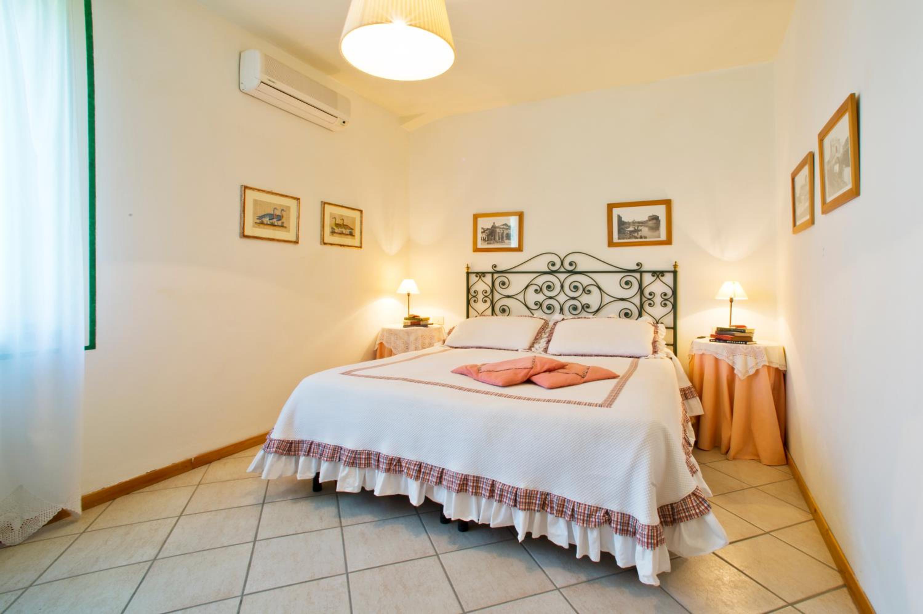 Two-Bedroom Apartment - Split Level photo 1