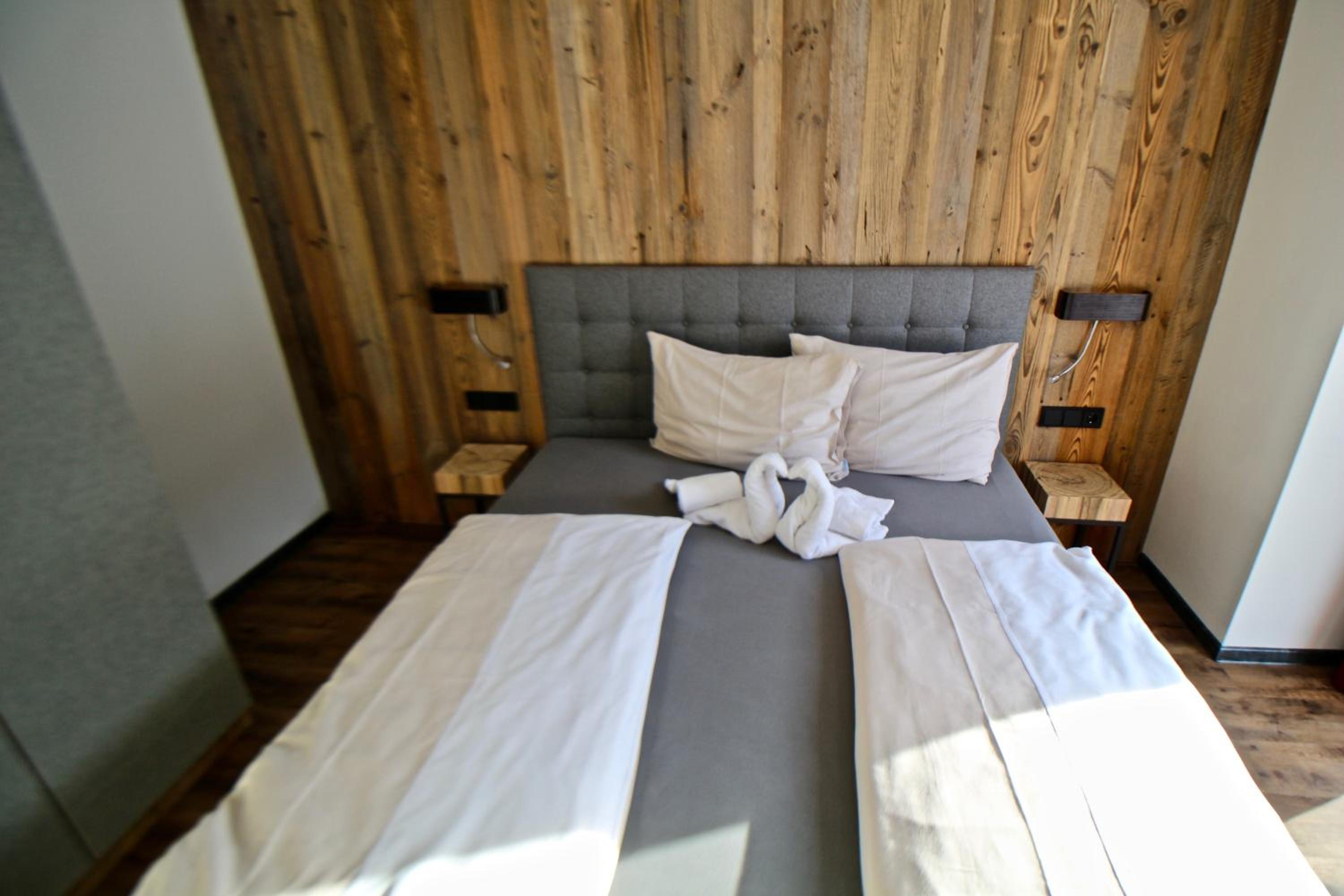 One-Bedroom Apartment - Photo 12