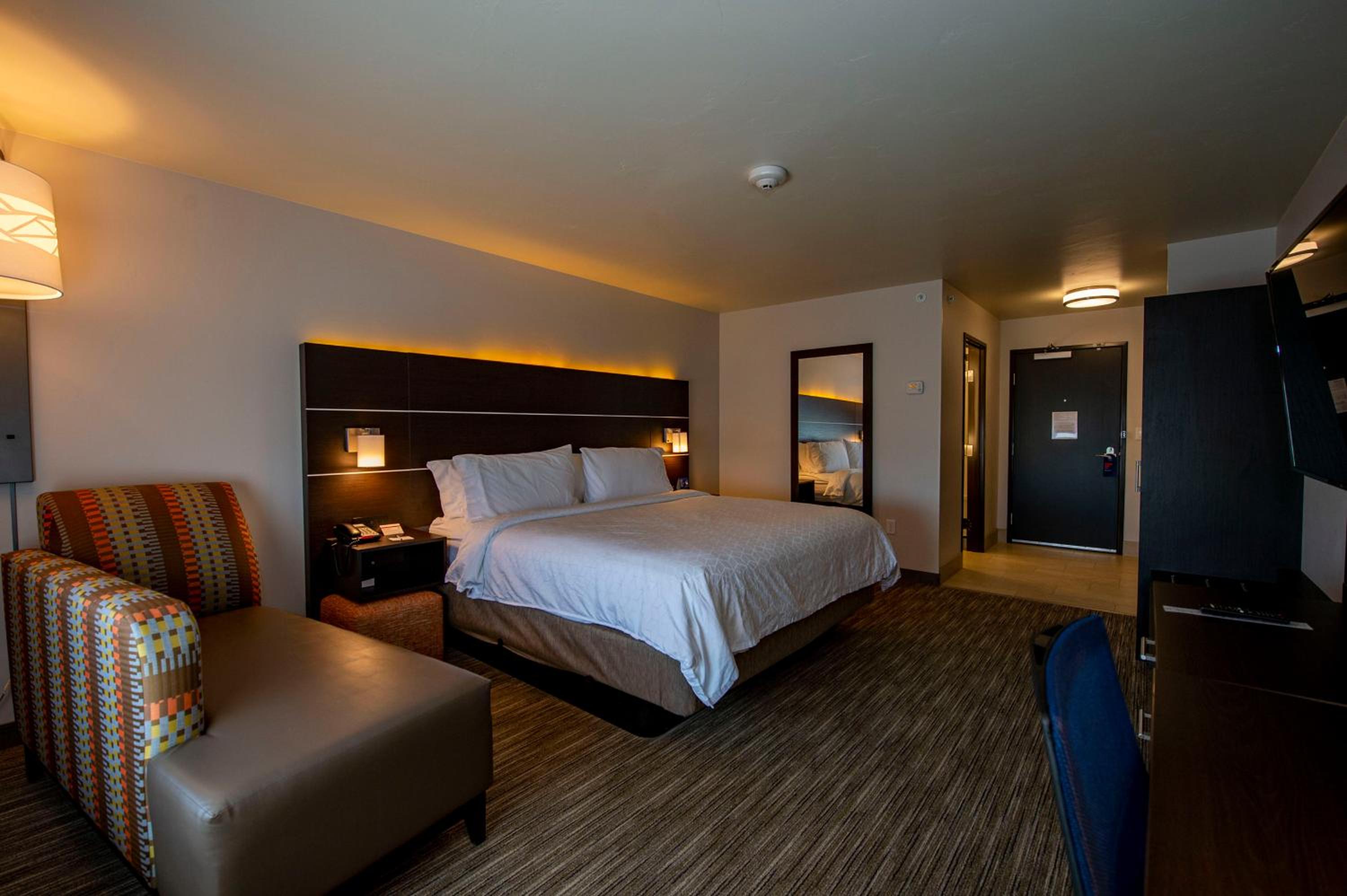 King Room - Mobility Access/Hearing Accessible photo 1