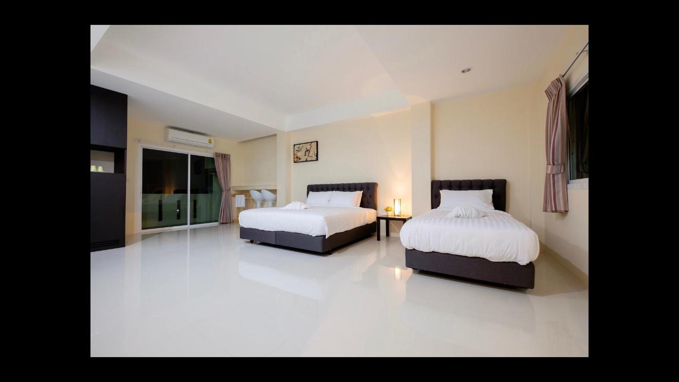 Family Room photo 1