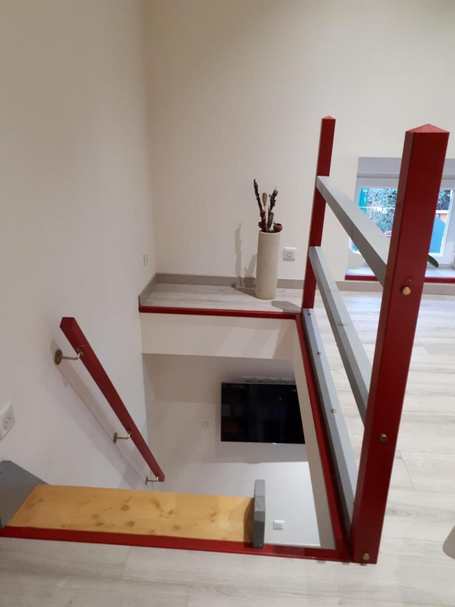 Studio Apartment with Terrace photo 3